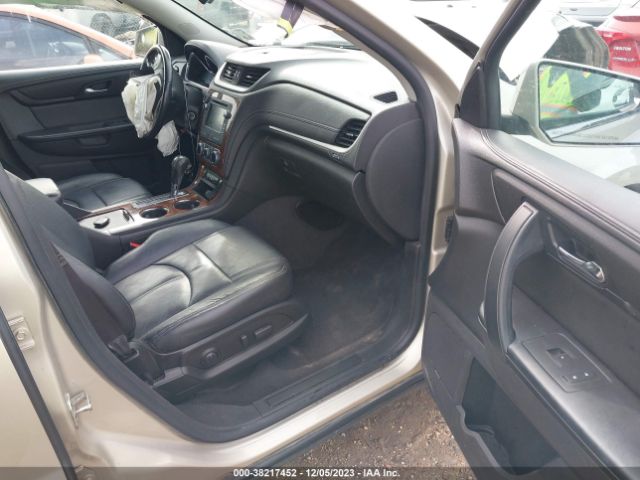 Photo 4 VIN: 1GNKRHKD6EJ137529 - CHEVROLET TRAVERSE 