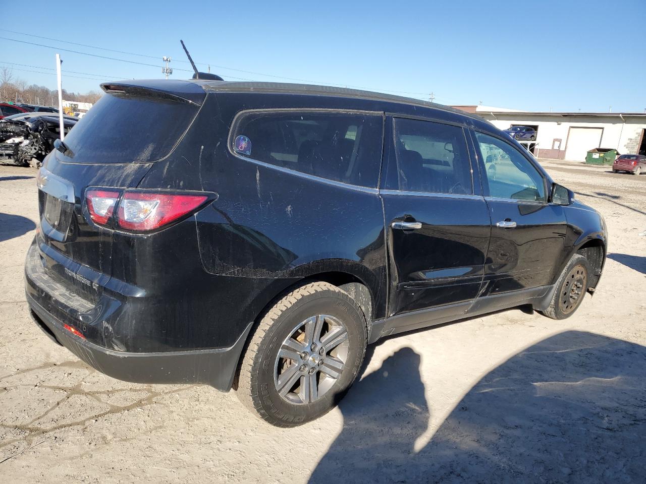 Photo 2 VIN: 1GNKRHKD7GJ137946 - CHEVROLET TRAVERSE 