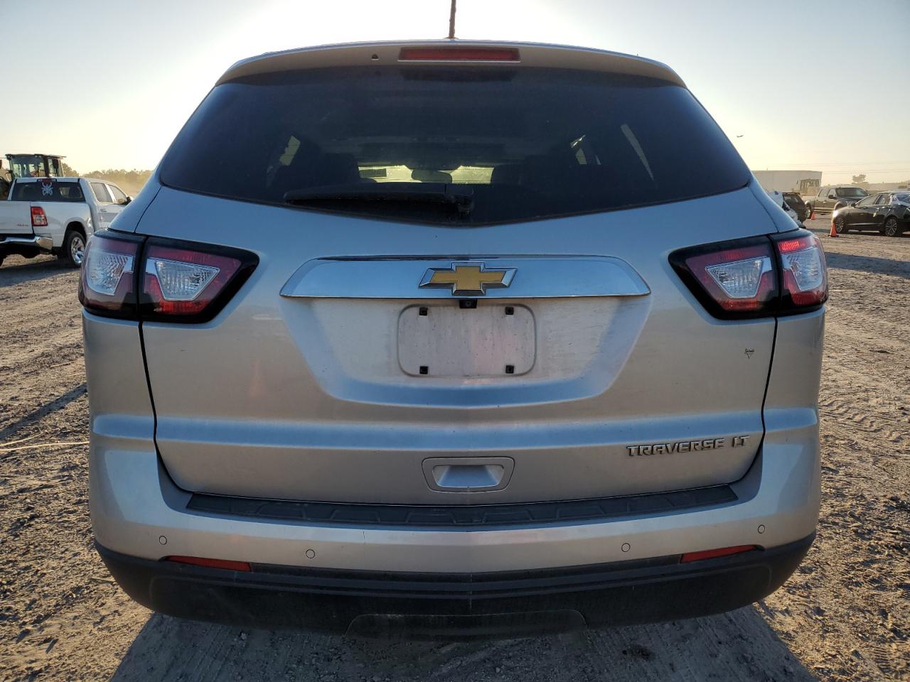 Photo 5 VIN: 1GNKRHKD7GJ184295 - CHEVROLET TRAVERSE 