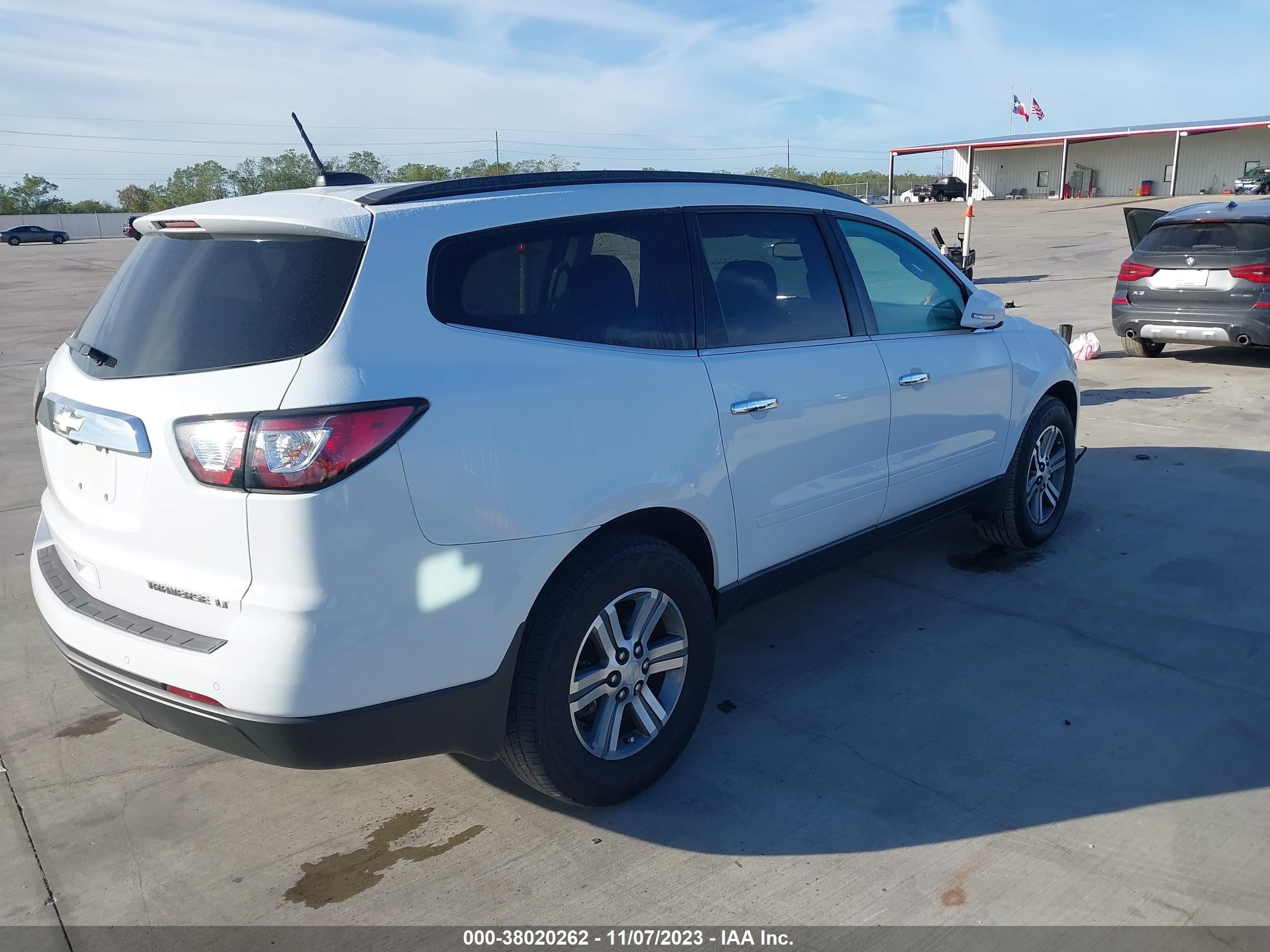 Photo 3 VIN: 1GNKRHKD8GJ206448 - CHEVROLET TRAVERSE 