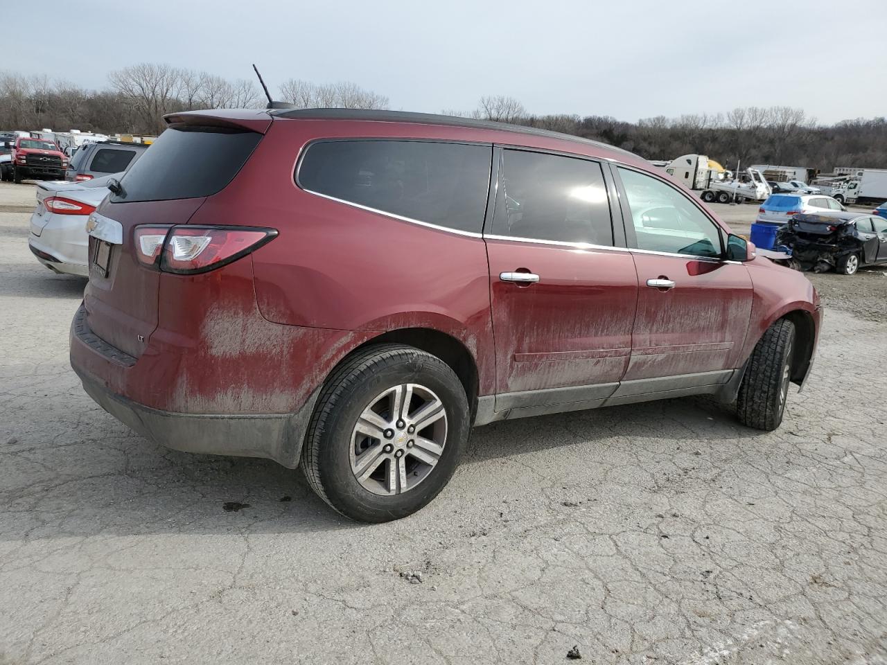 Photo 2 VIN: 1GNKRHKD9HJ347627 - CHEVROLET TRAVERSE 