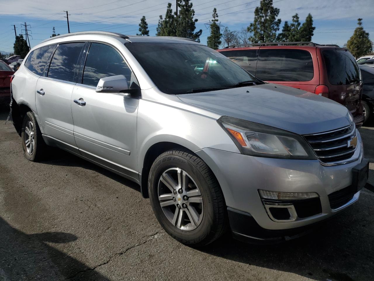 Photo 3 VIN: 1GNKRHKDXFJ216171 - CHEVROLET TRAVERSE 