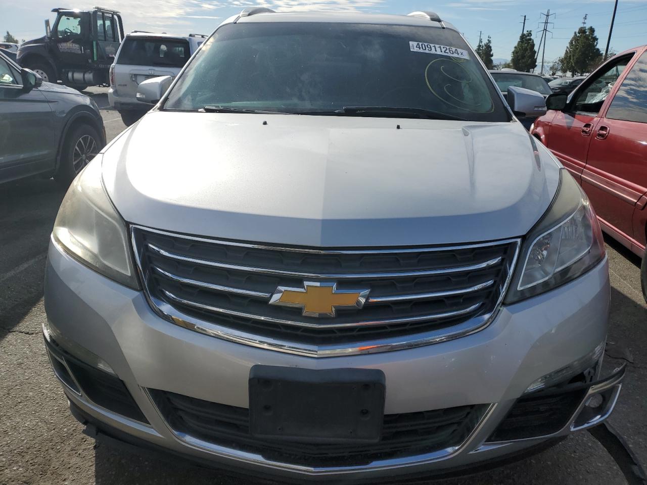 Photo 4 VIN: 1GNKRHKDXFJ216171 - CHEVROLET TRAVERSE 