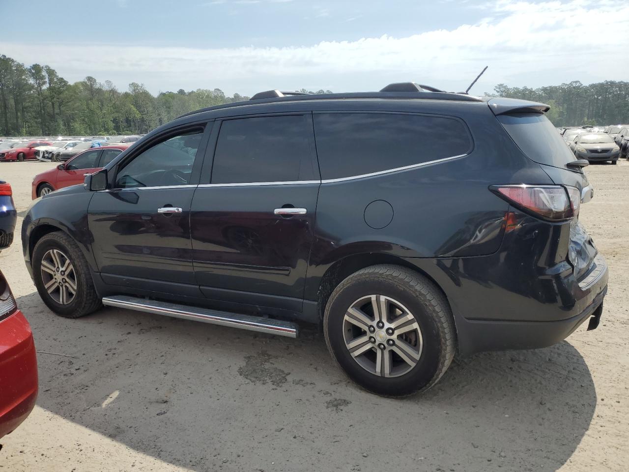 Photo 1 VIN: 1GNKRHKDXFJ292666 - CHEVROLET TRAVERSE 