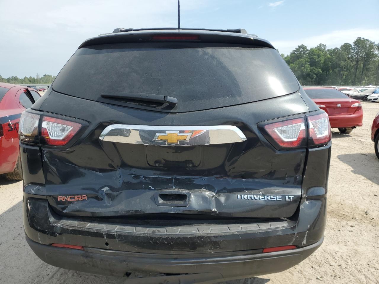 Photo 5 VIN: 1GNKRHKDXFJ292666 - CHEVROLET TRAVERSE 