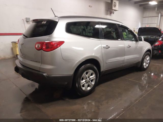 Photo 3 VIN: 1GNKRJED0CJ111914 - CHEVROLET TRAVERSE 