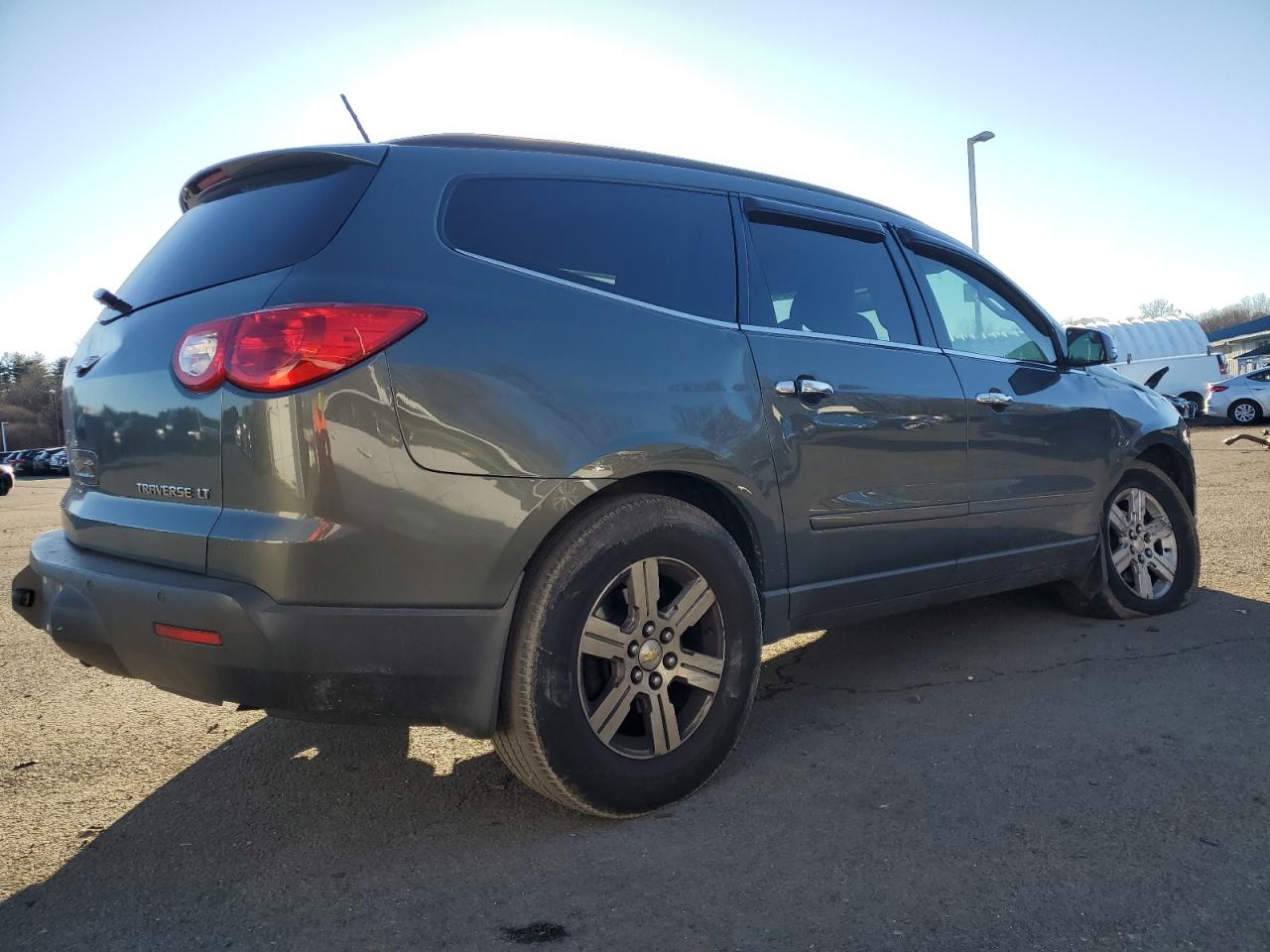 Photo 2 VIN: 1GNKRJED3BJ179154 - CHEVROLET TRAVERSE 