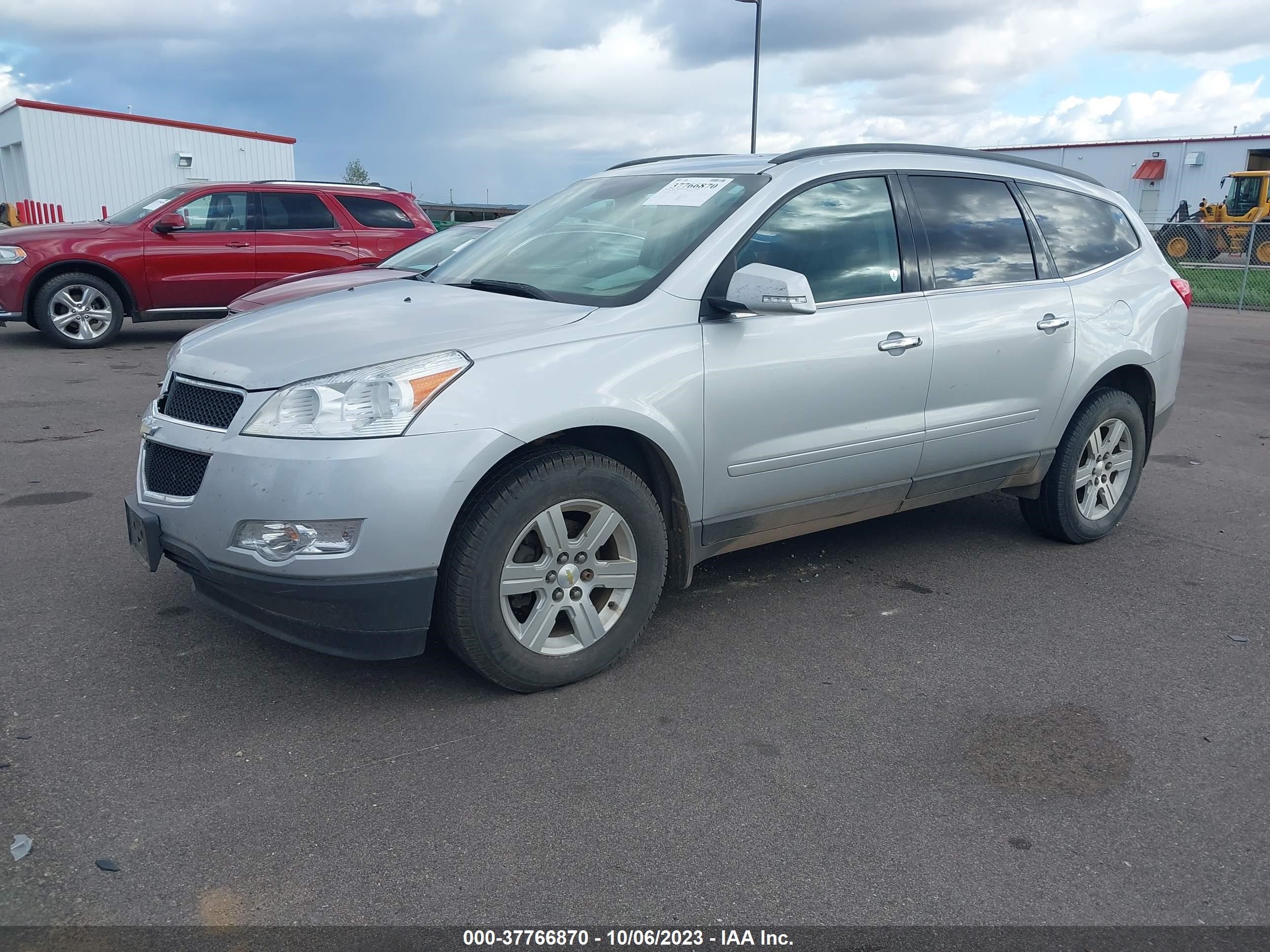 Photo 1 VIN: 1GNKRJED8BJ100450 - CHEVROLET TRAVERSE 