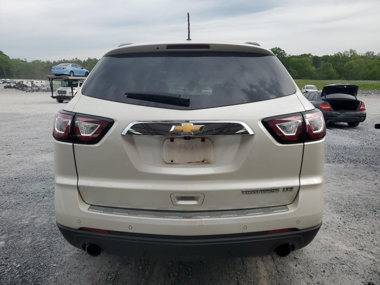 Photo 5 VIN: 1GNKRJKD2FJ126908 - CHEVROLET TRAVERSE 