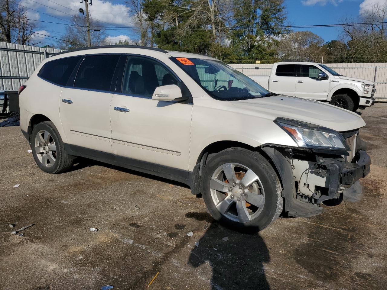 Photo 3 VIN: 1GNKRJKD5FJ239218 - CHEVROLET TRAVERSE 