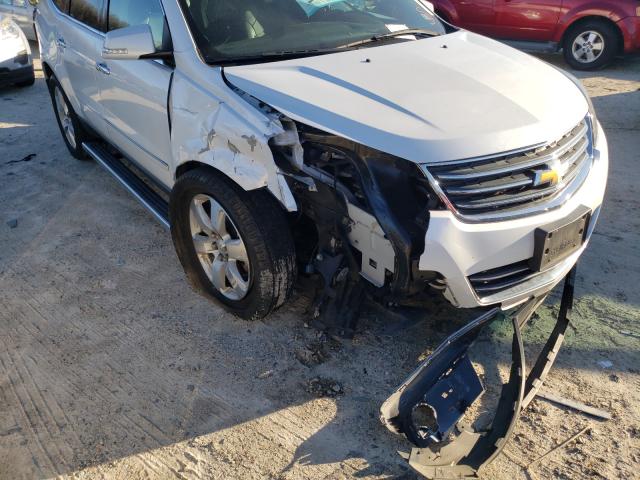 Photo 8 VIN: 1GNKRJKD6HJ153953 - CHEVROLET TRAVERSE P 