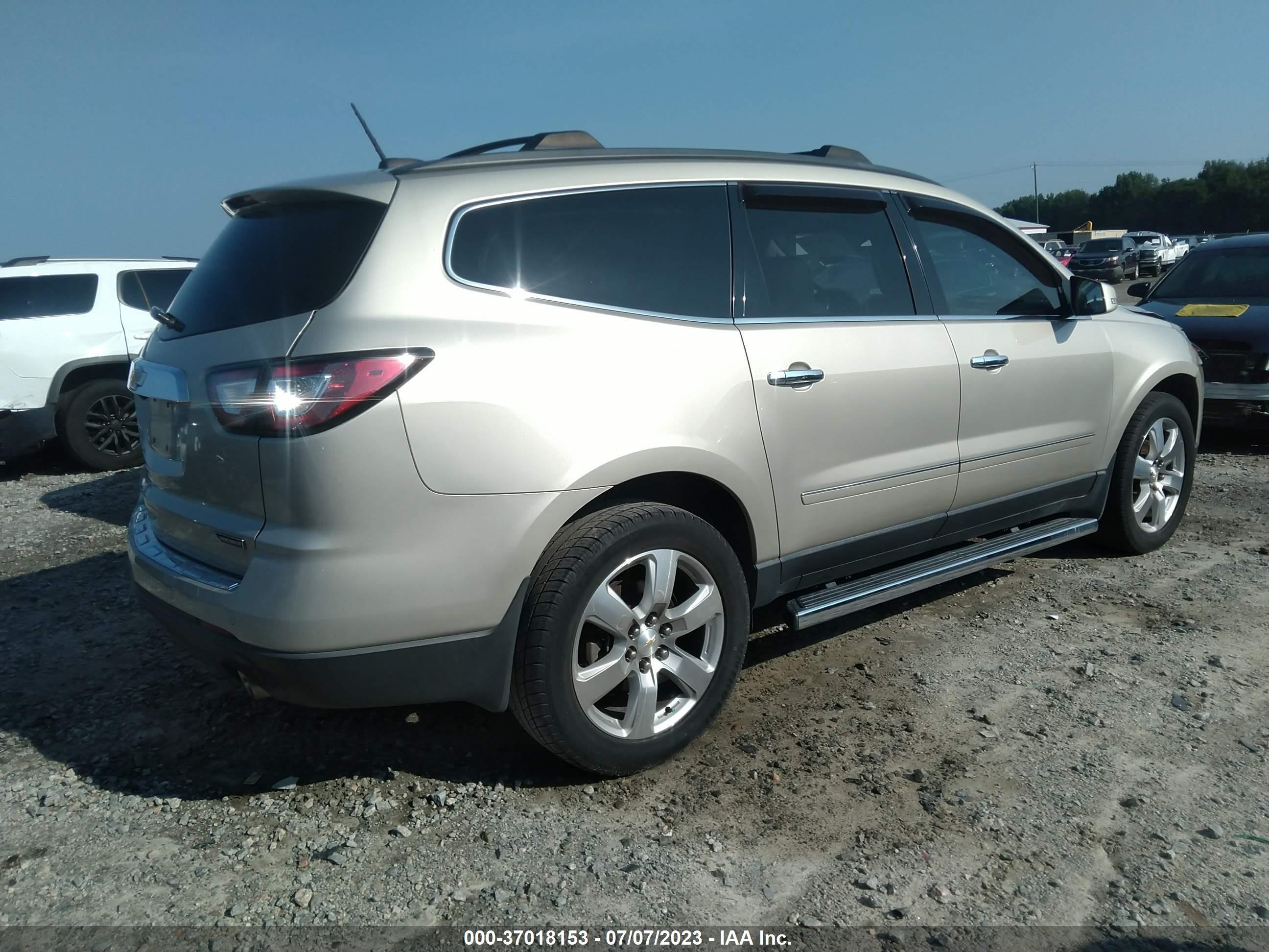 Photo 3 VIN: 1GNKRJKD6HJ235133 - CHEVROLET TRAVERSE 