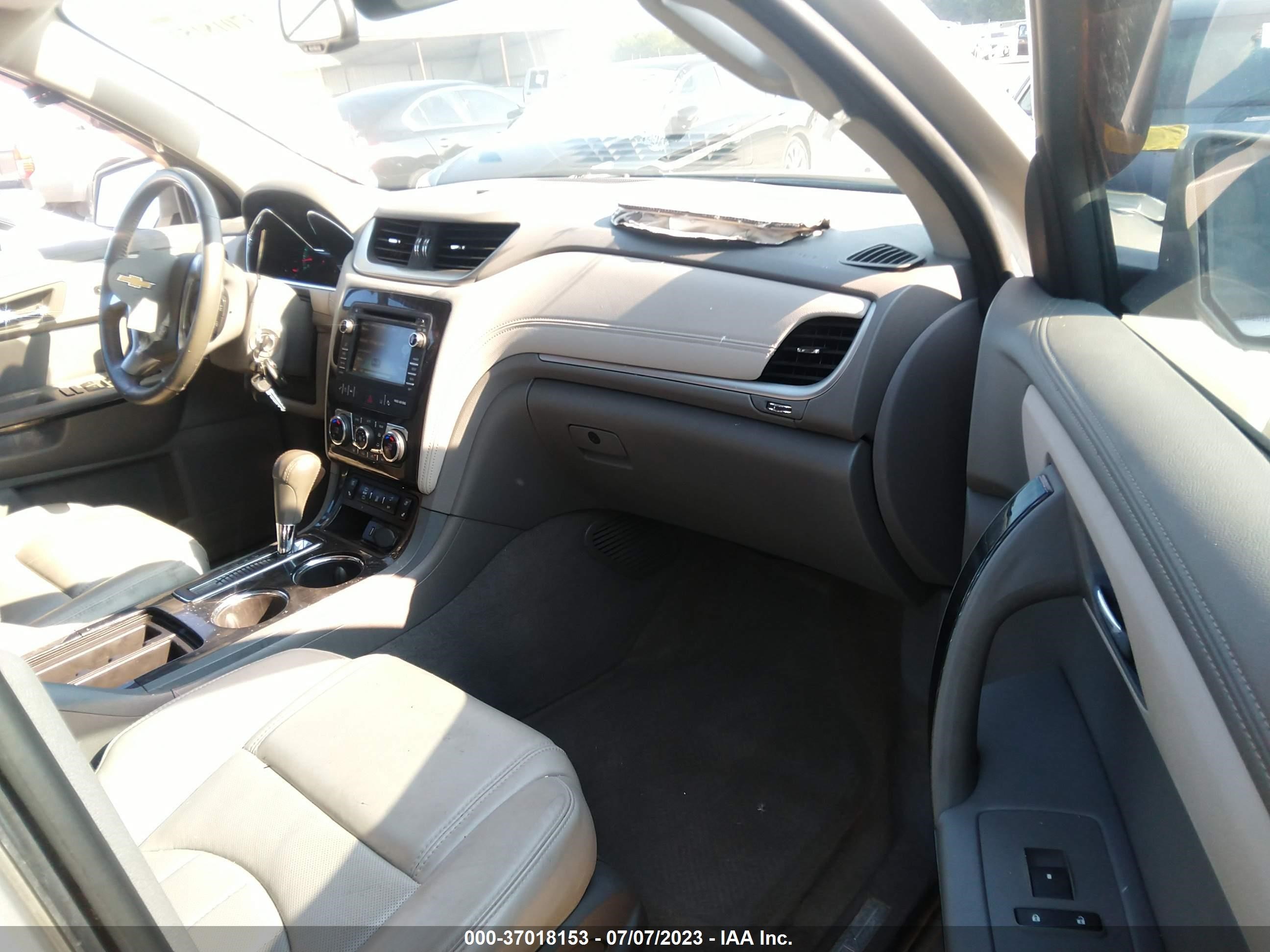 Photo 4 VIN: 1GNKRJKD6HJ235133 - CHEVROLET TRAVERSE 