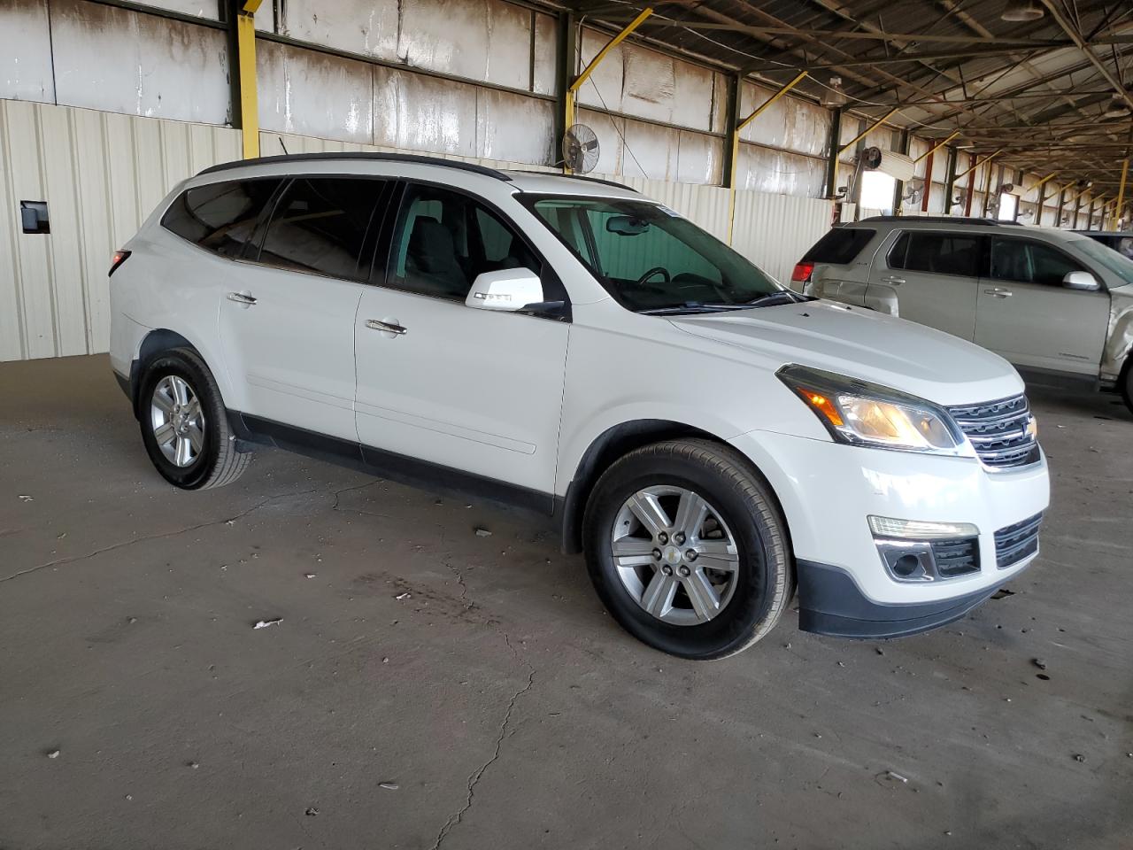 Photo 3 VIN: 1GNKRJKD7DJ237774 - CHEVROLET TRAVERSE 