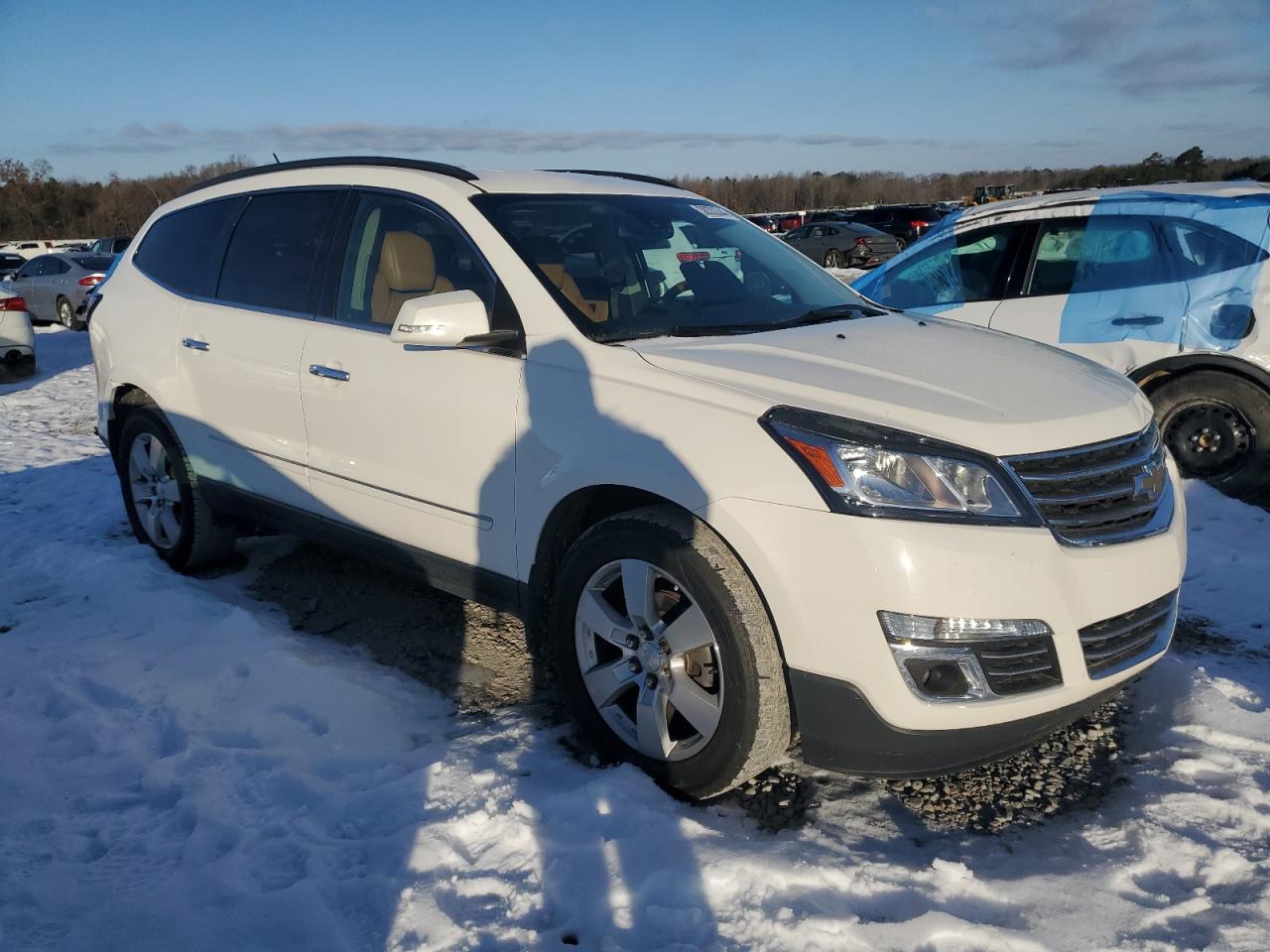 Photo 3 VIN: 1GNKRJKD7EJ212617 - CHEVROLET TRAVERSE 