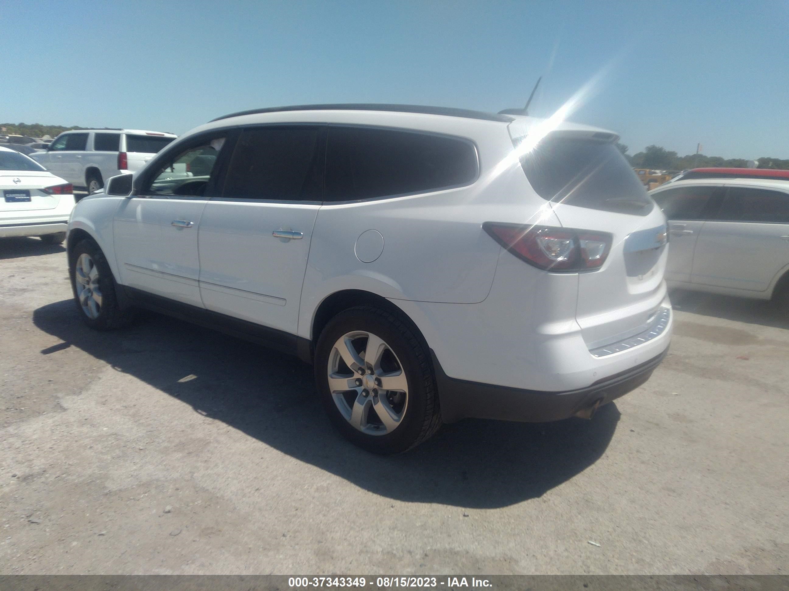 Photo 2 VIN: 1GNKRJKD7GJ248178 - CHEVROLET TRAVERSE 