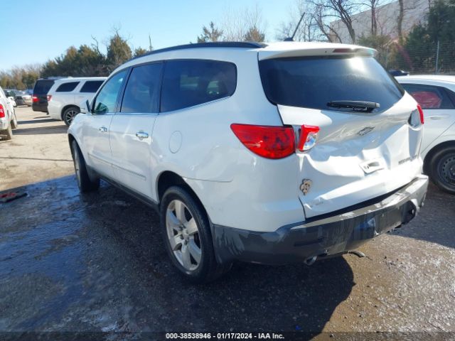 Photo 2 VIN: 1GNKRLED4BJ195228 - CHEVROLET TRAVERSE 