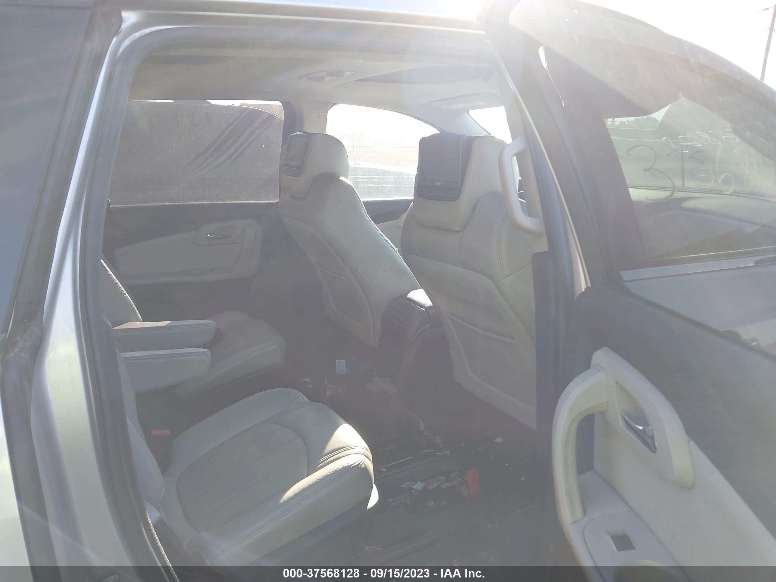 Photo 7 VIN: 1GNKRLED8BJ169649 - CHEVROLET TRAVERSE 