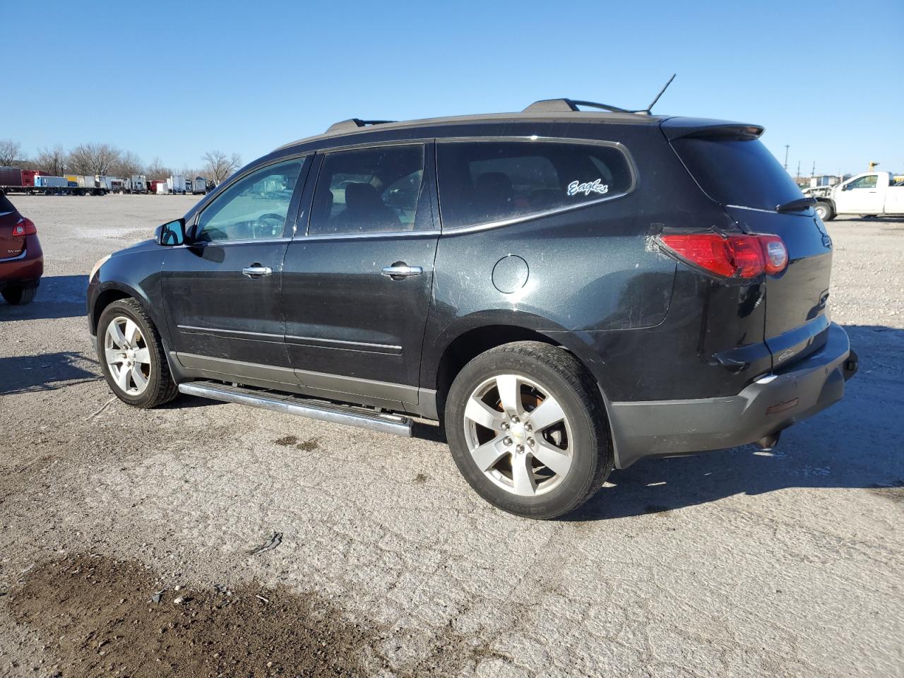 Photo 1 VIN: 1GNKRLED8BJ332798 - CHEVROLET TRAVERSE 