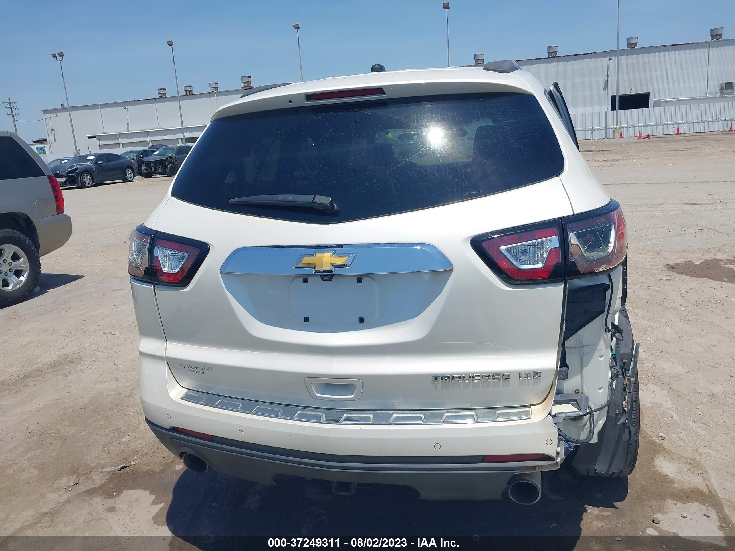 Photo 15 VIN: 1GNKRLKD5DJ135773 - CHEVROLET TRAVERSE 