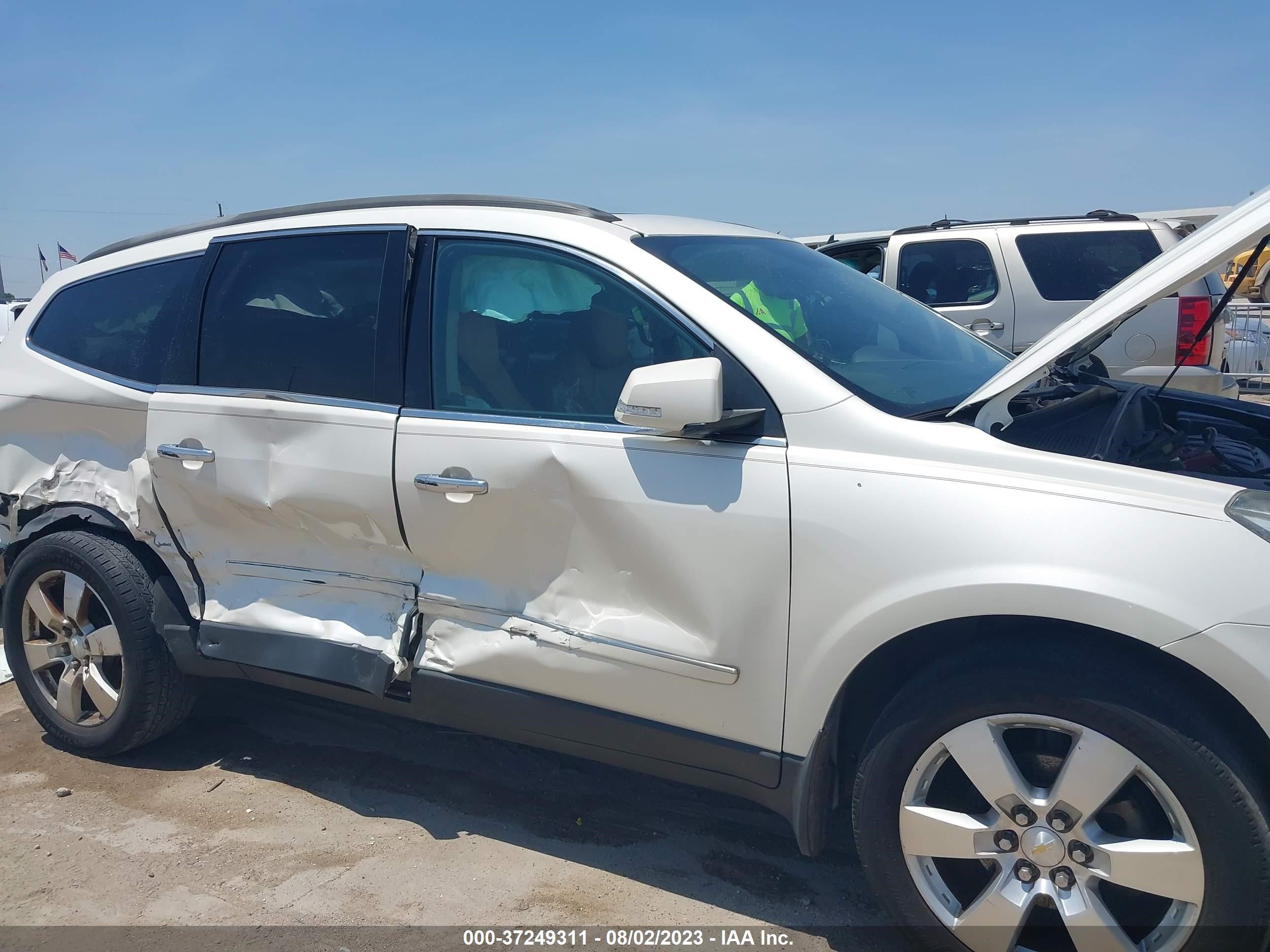 Photo 5 VIN: 1GNKRLKD5DJ135773 - CHEVROLET TRAVERSE 