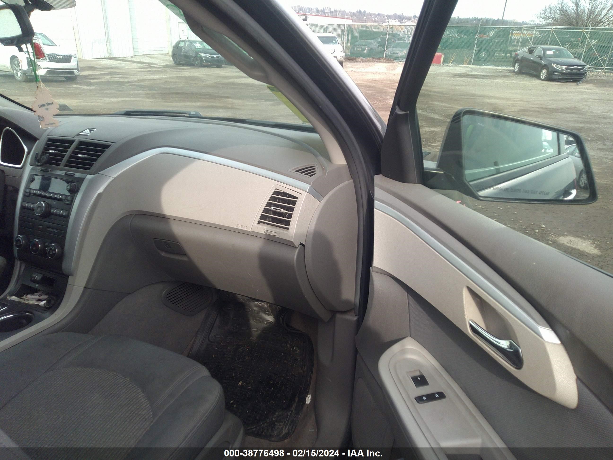 Photo 4 VIN: 1GNKVEED4BJ215551 - CHEVROLET TRAVERSE 