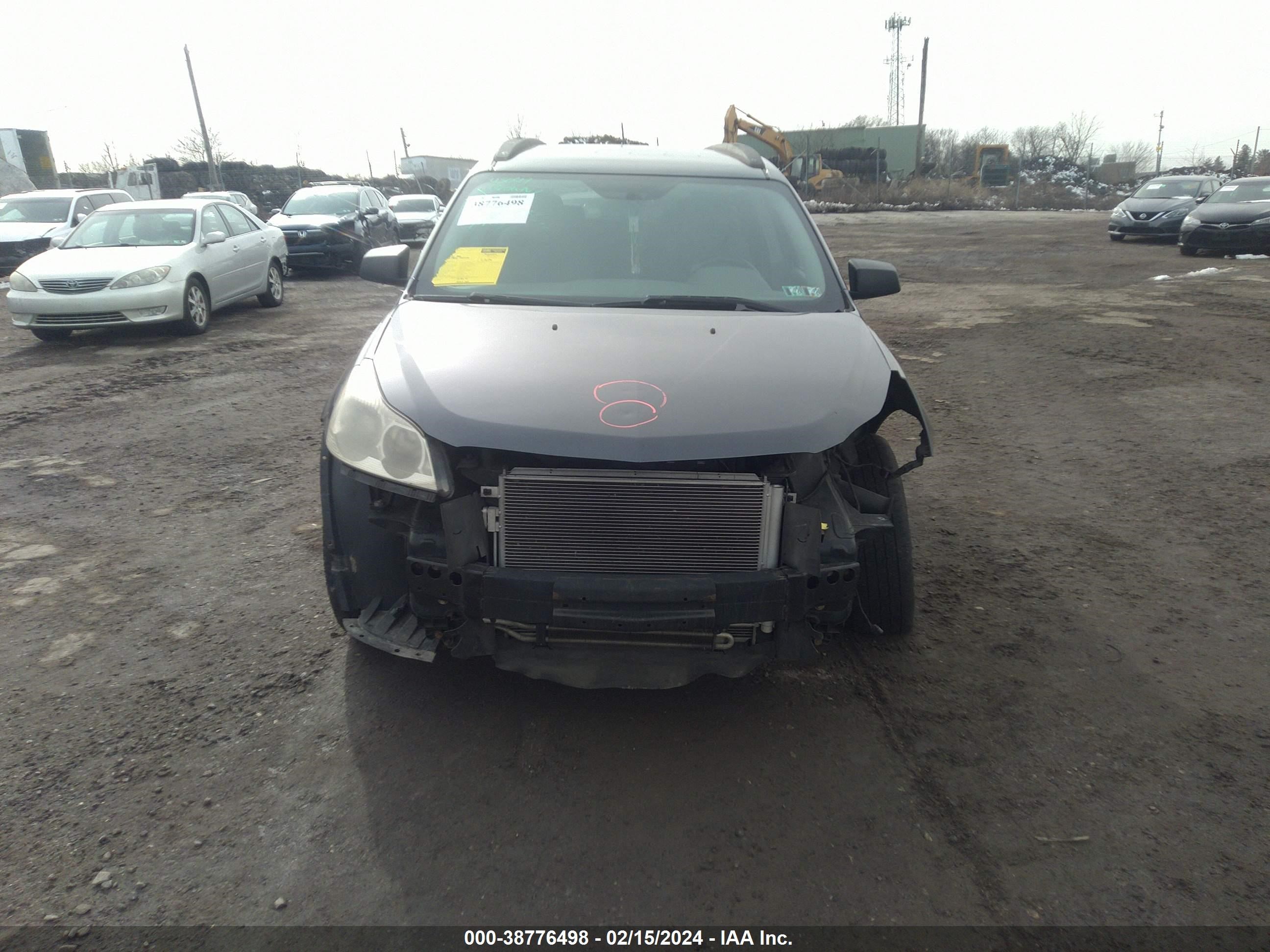 Photo 5 VIN: 1GNKVEED4BJ215551 - CHEVROLET TRAVERSE 