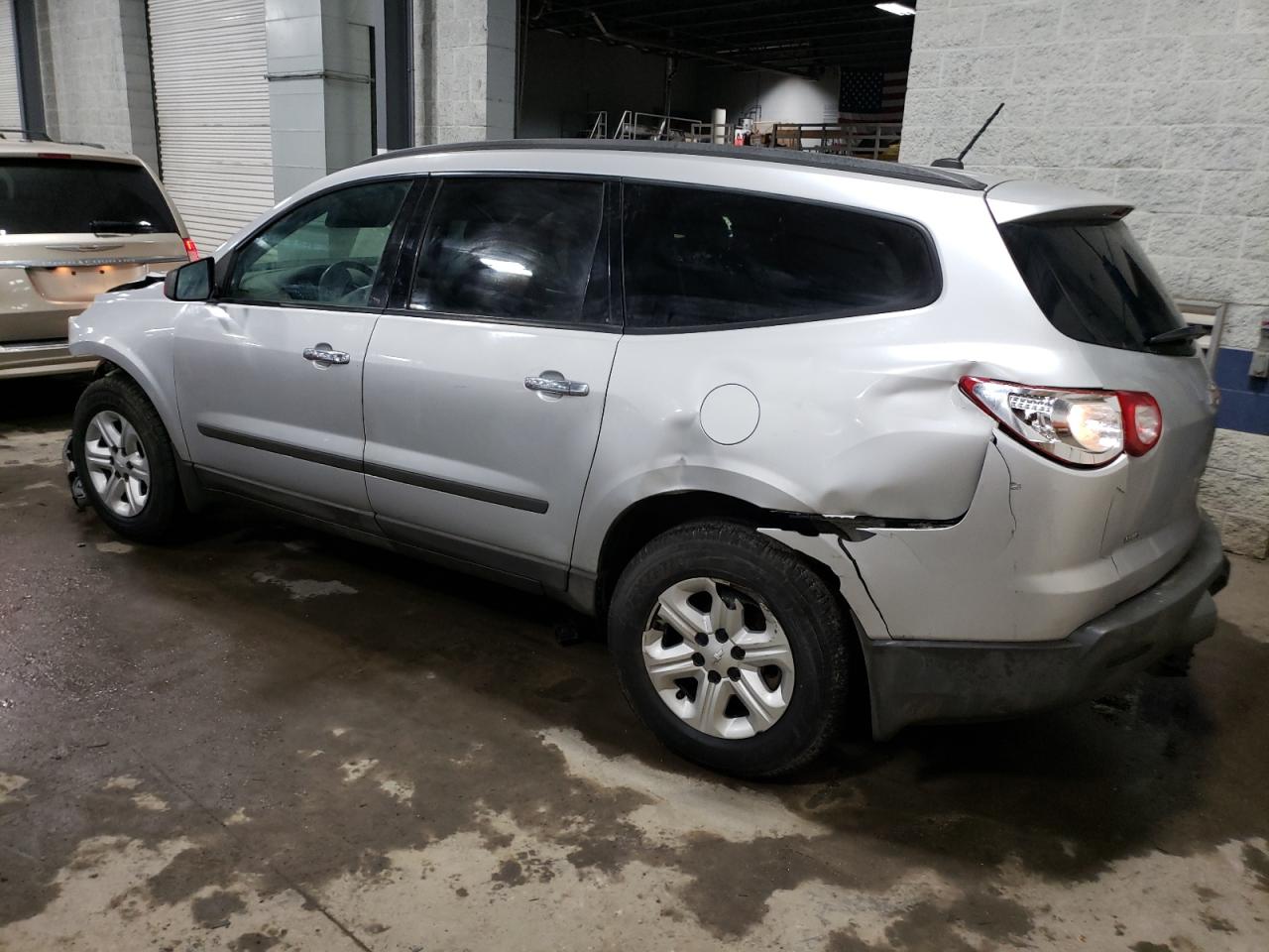 Photo 1 VIN: 1GNKVFED2BJ389303 - CHEVROLET TRAVERSE 