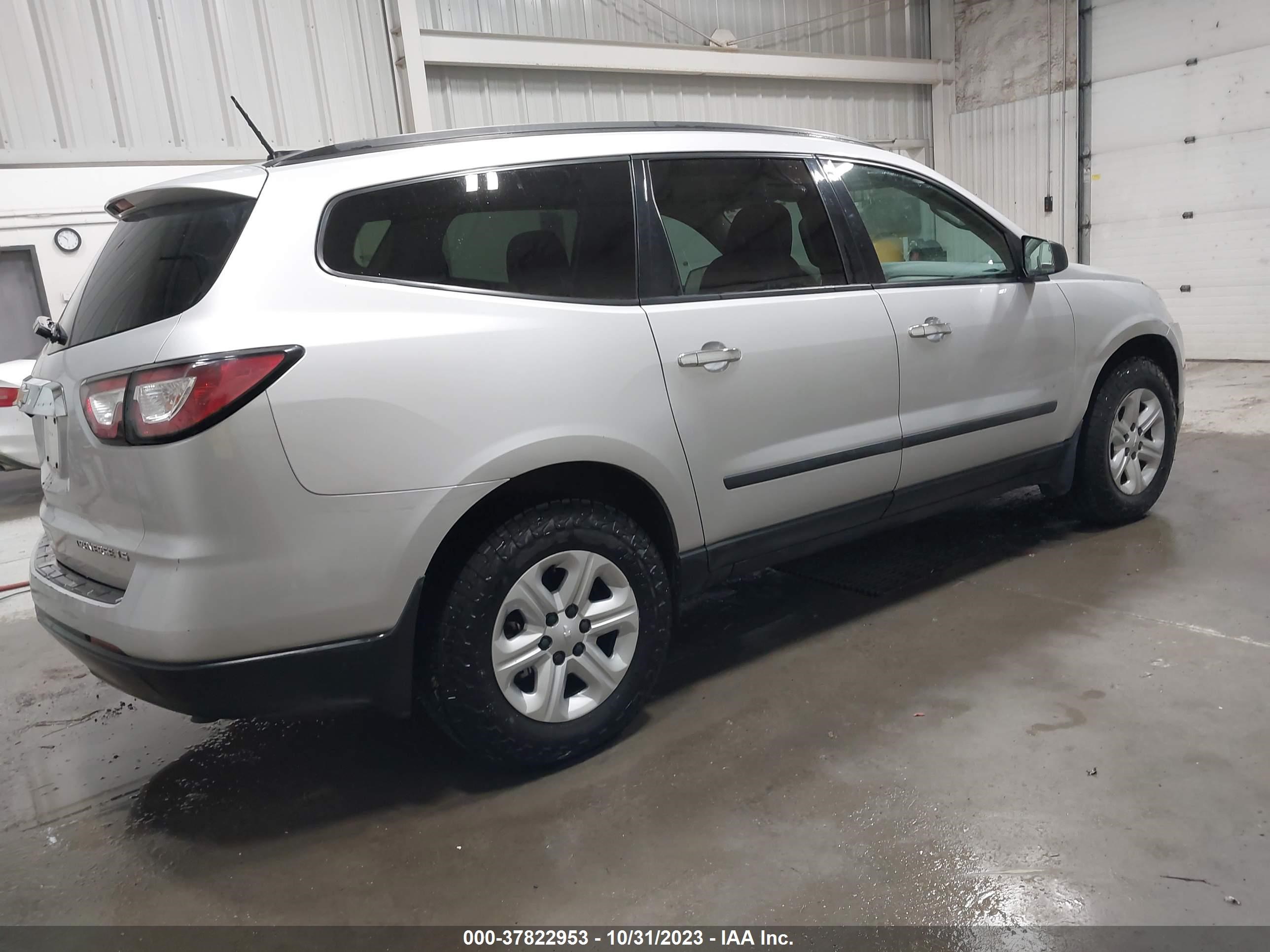 Photo 3 VIN: 1GNKVFED3GJ208068 - CHEVROLET TRAVERSE 