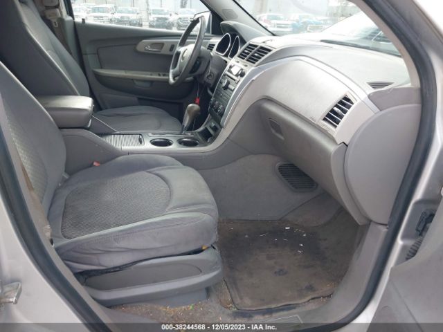 Photo 4 VIN: 1GNKVFED4CJ268323 - CHEVROLET TRAVERSE 