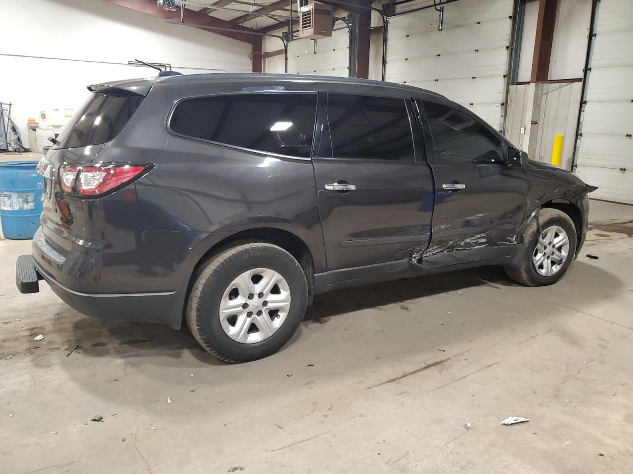 Photo 2 VIN: 1GNKVFED5HJ145914 - CHEVROLET TRAVERSE 