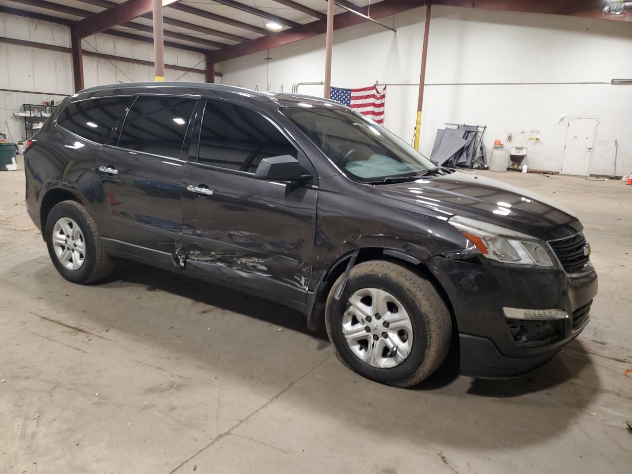 Photo 3 VIN: 1GNKVFED5HJ145914 - CHEVROLET TRAVERSE 