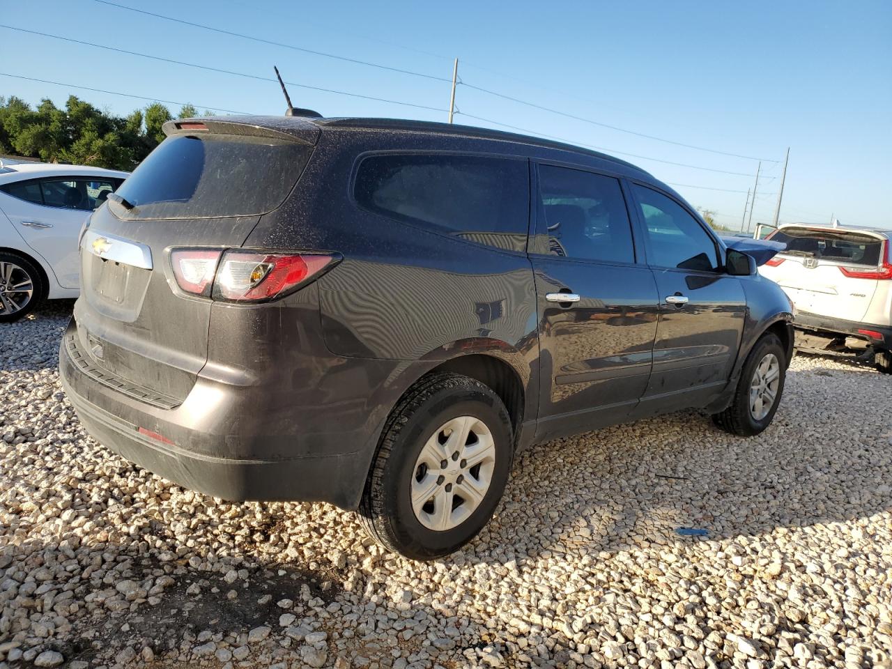 Photo 2 VIN: 1GNKVFED6HJ240904 - CHEVROLET TRAVERSE 