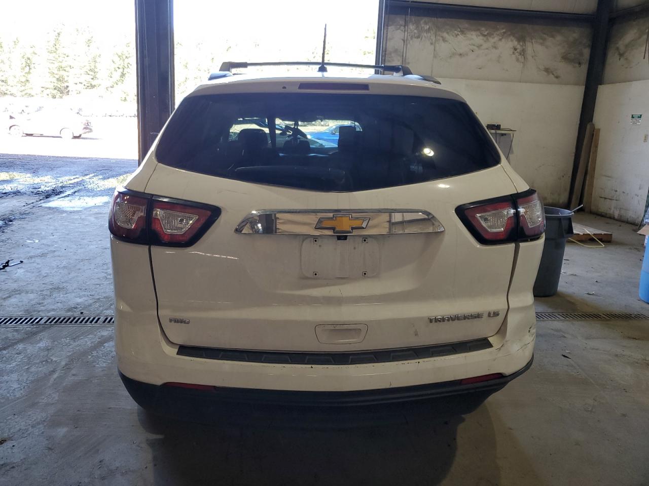 Photo 5 VIN: 1GNKVFED8FJ180749 - CHEVROLET TRAVERSE 