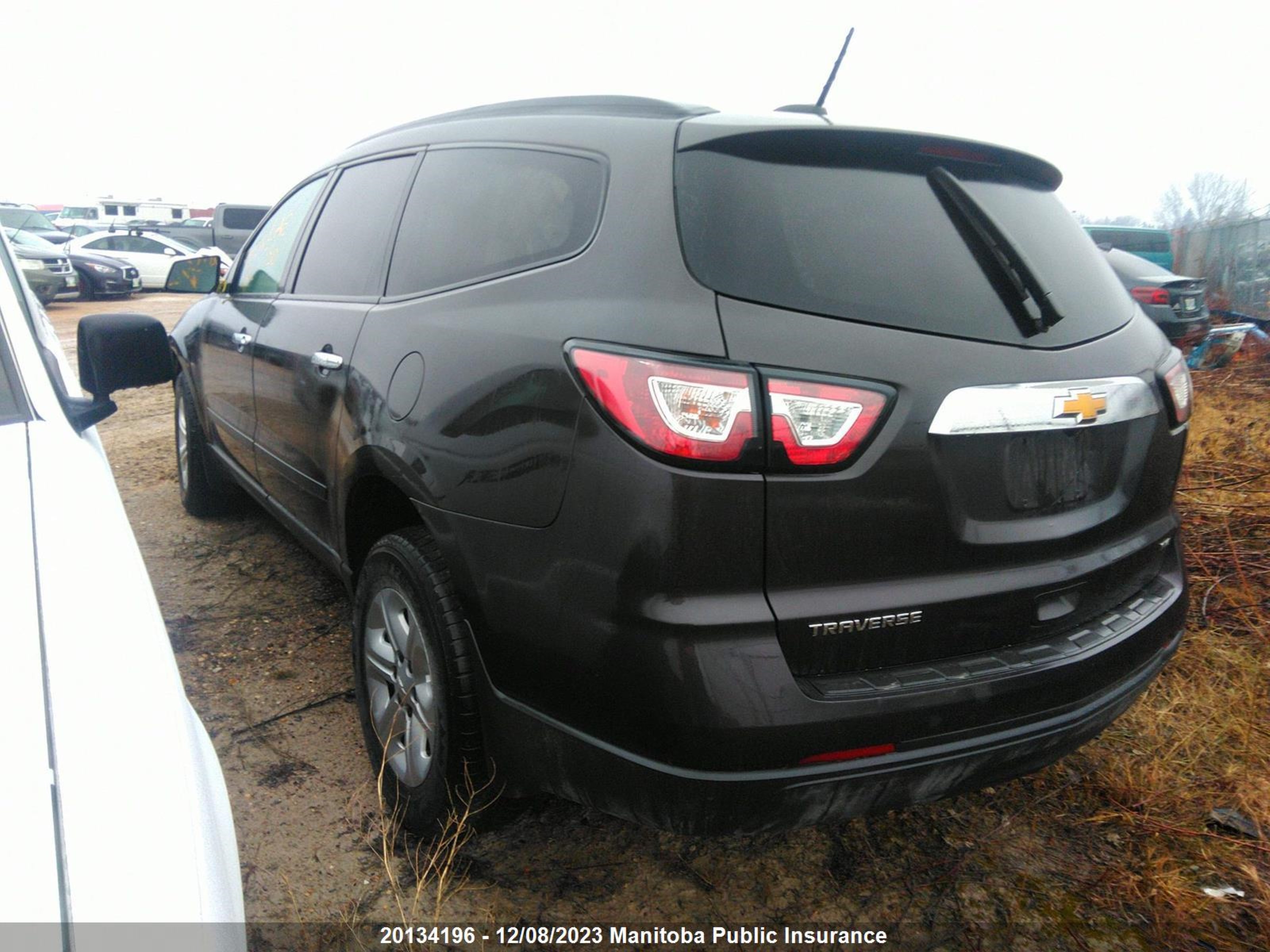 Photo 2 VIN: 1GNKVFED9HJ325963 - CHEVROLET TRAVERSE 