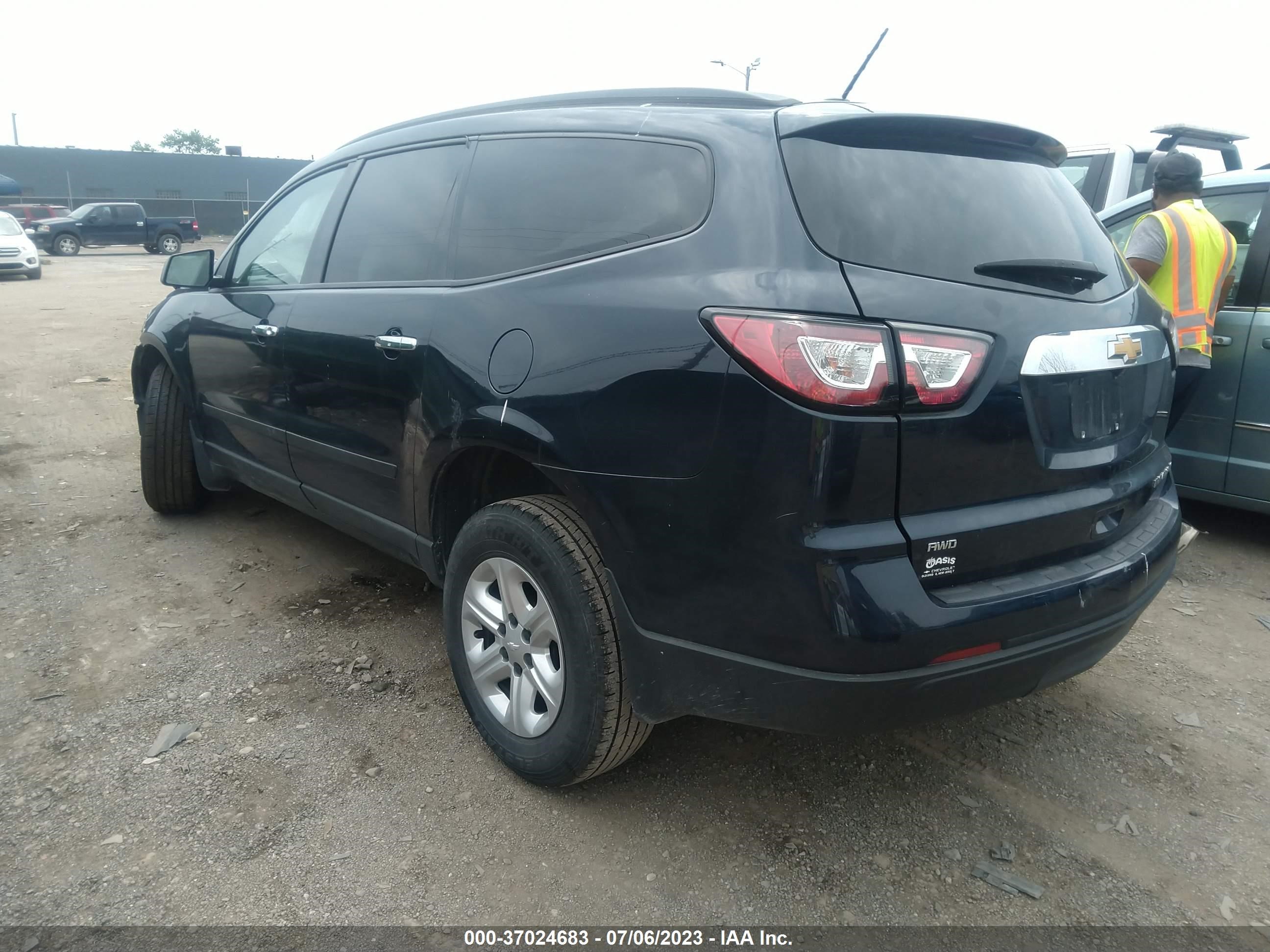 Photo 2 VIN: 1GNKVFKD1FJ135088 - CHEVROLET TRAVERSE 