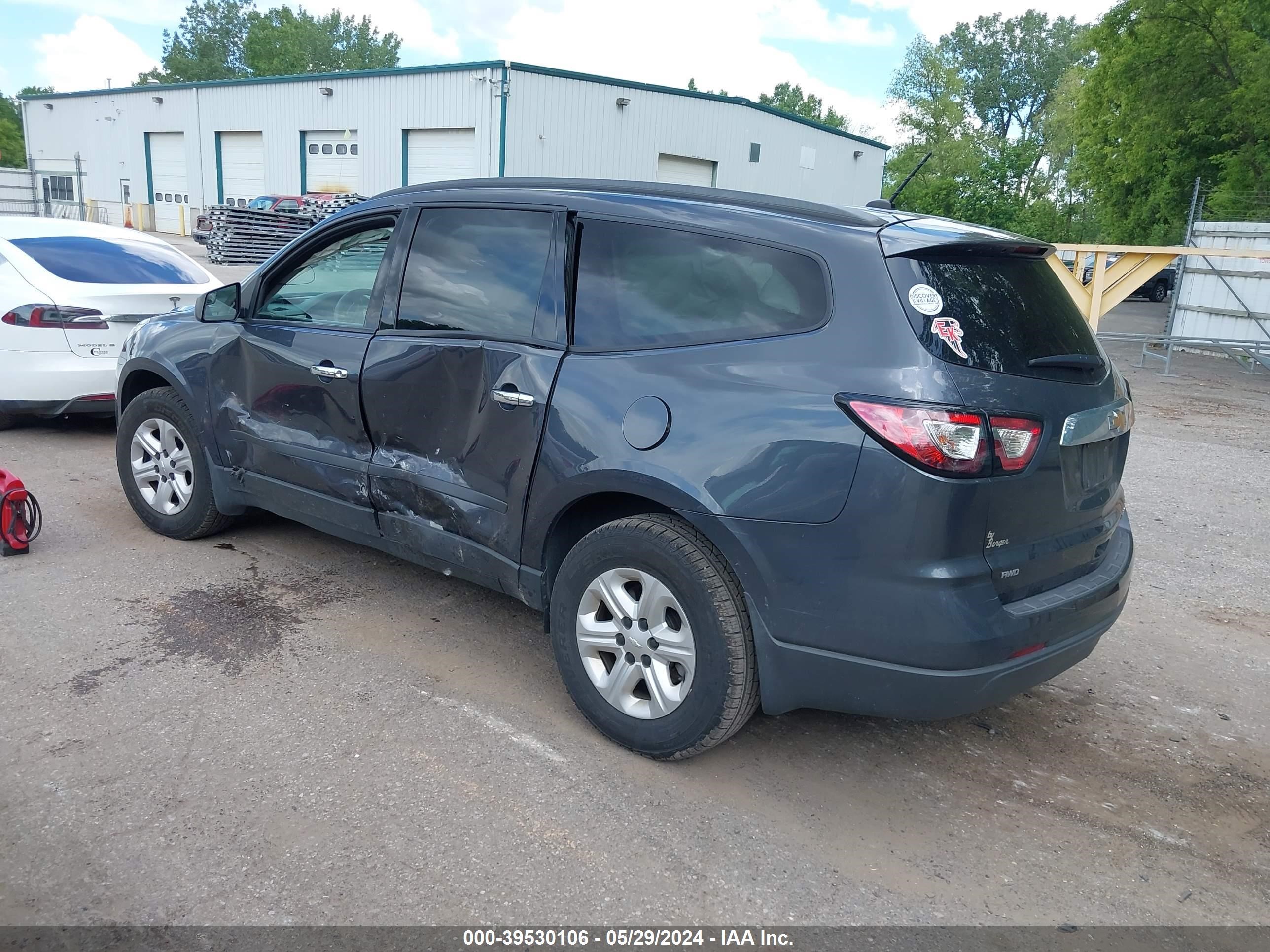 Photo 2 VIN: 1GNKVFKD5DJ255344 - CHEVROLET TRAVERSE 