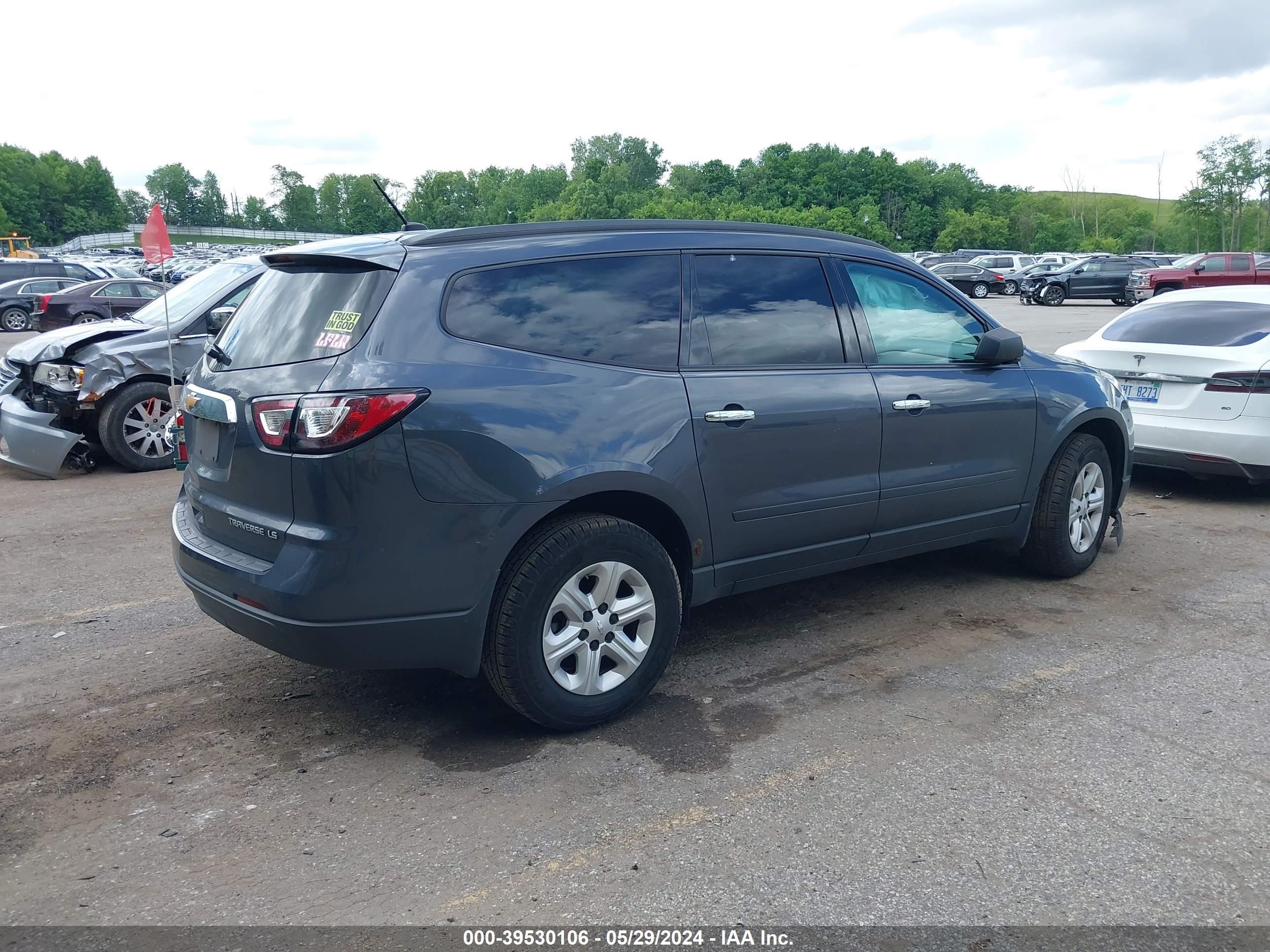 Photo 3 VIN: 1GNKVFKD5DJ255344 - CHEVROLET TRAVERSE 