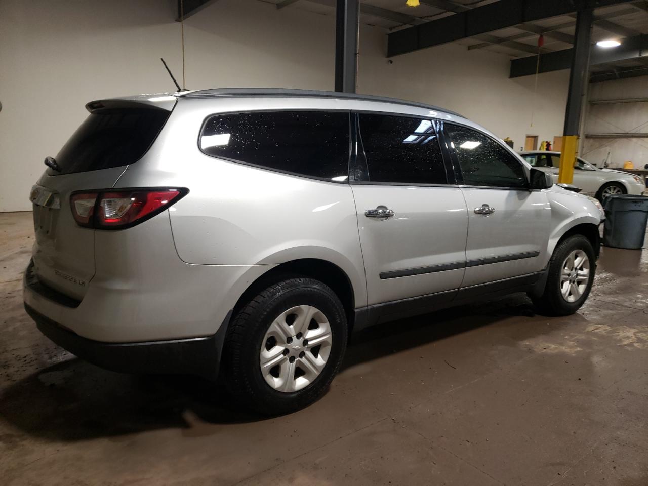 Photo 2 VIN: 1GNKVFKD5FJ380024 - CHEVROLET TRAVERSE 