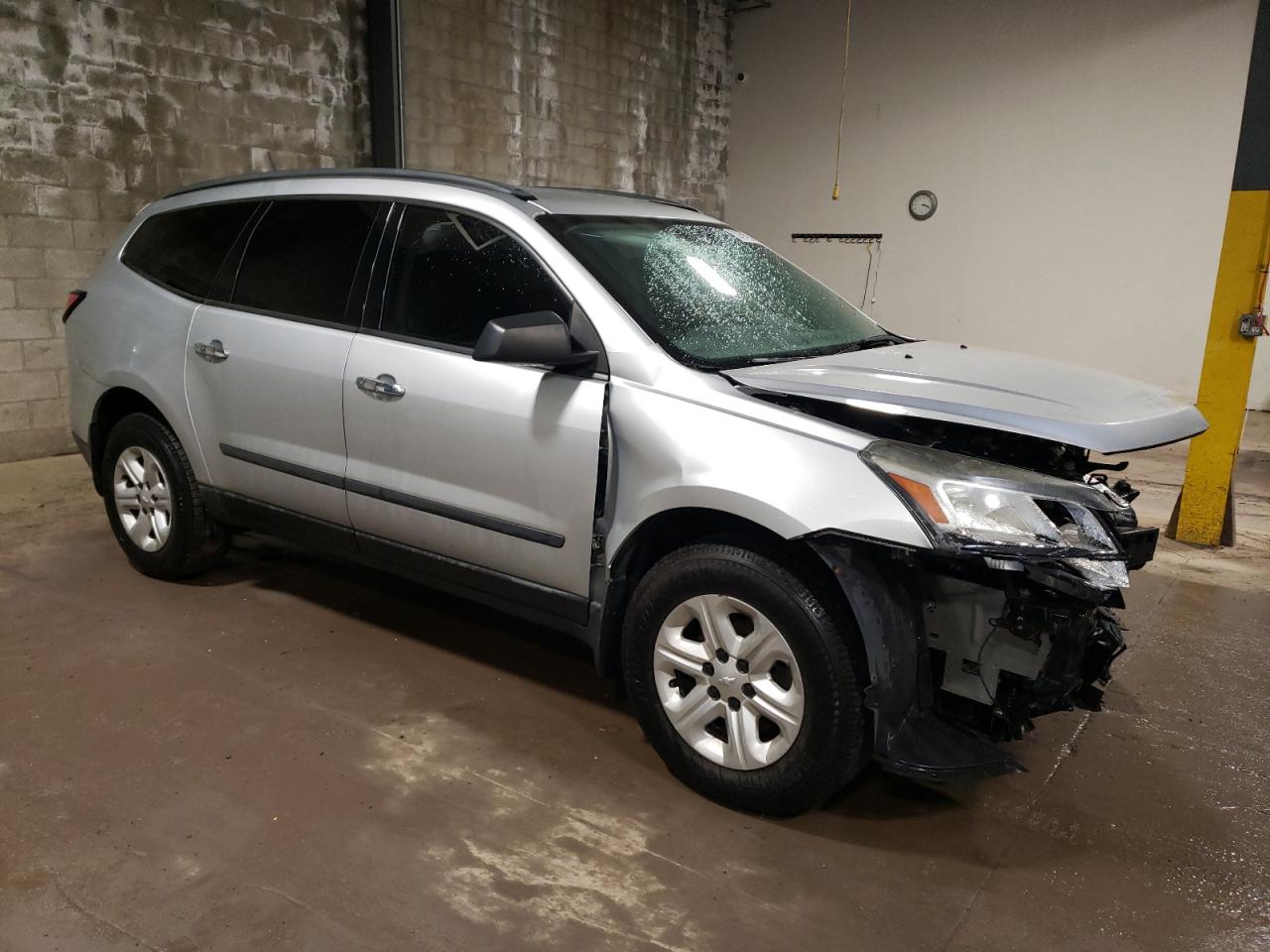 Photo 3 VIN: 1GNKVFKD5FJ380024 - CHEVROLET TRAVERSE 