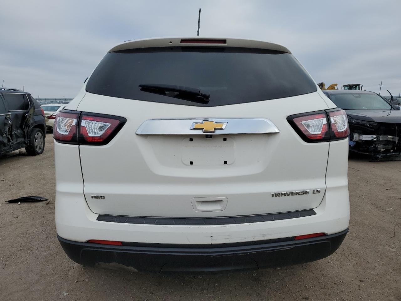 Photo 6 VIN: 1GNKVFKD8FJ202981 - CHEVROLET TRAVERSE 