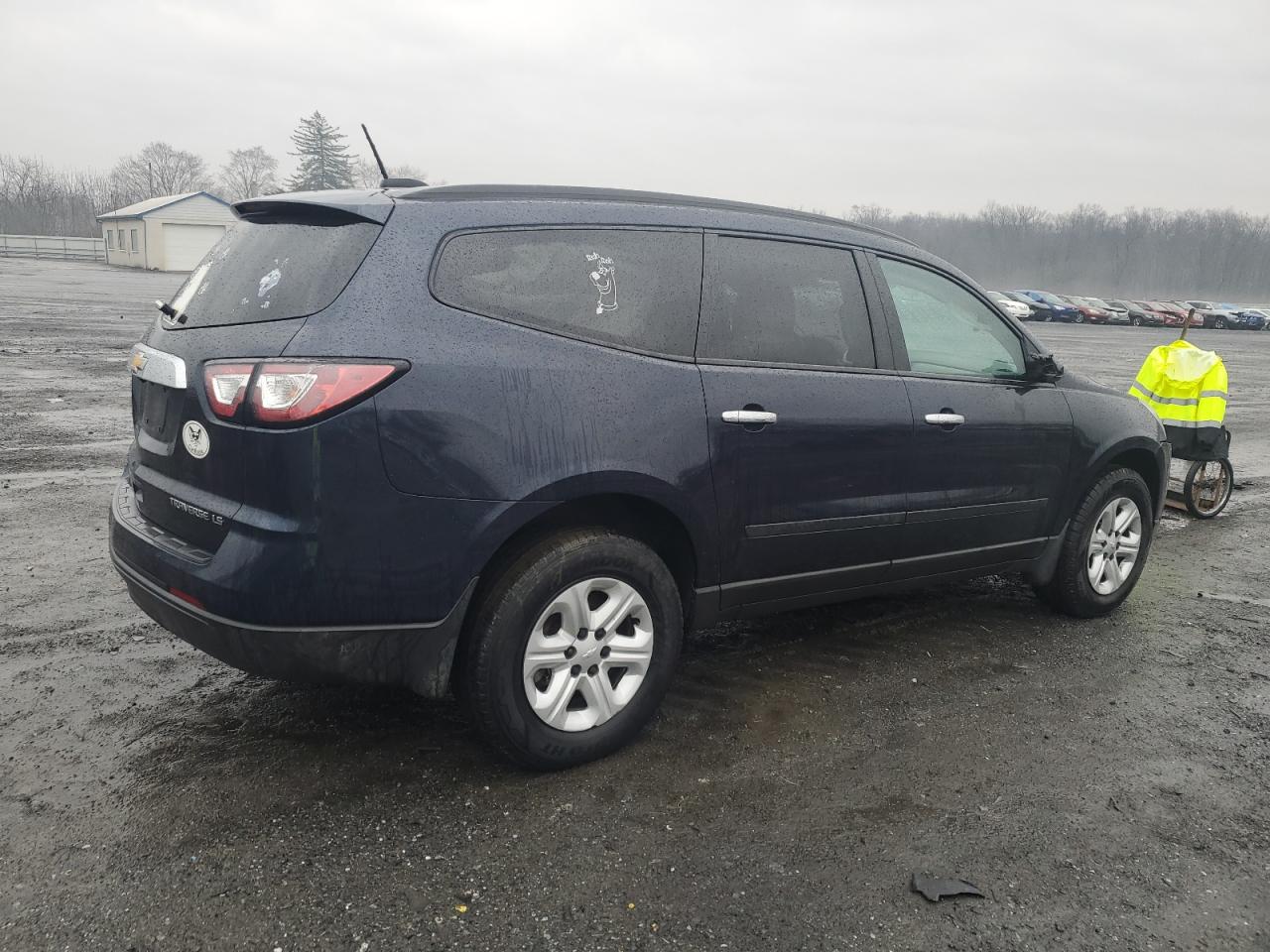 Photo 2 VIN: 1GNKVFKD8GJ225341 - CHEVROLET TRAVERSE 