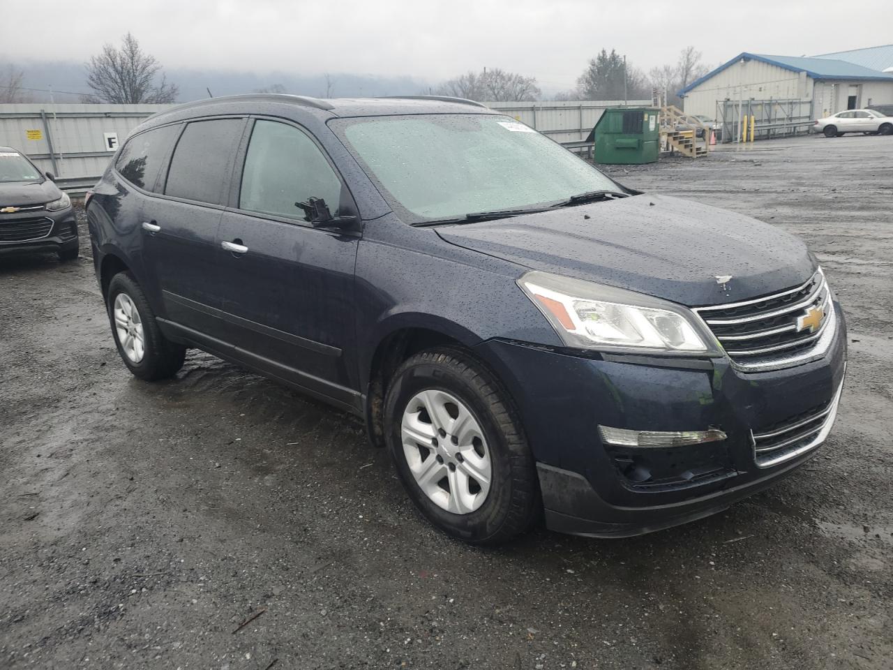 Photo 3 VIN: 1GNKVFKD8GJ225341 - CHEVROLET TRAVERSE 