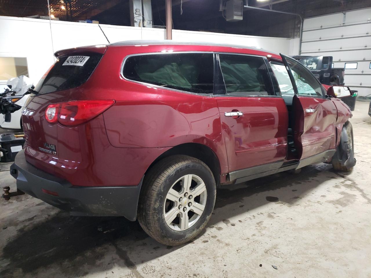 Photo 2 VIN: 1GNKVGED0BJ215641 - CHEVROLET TRAVERSE 