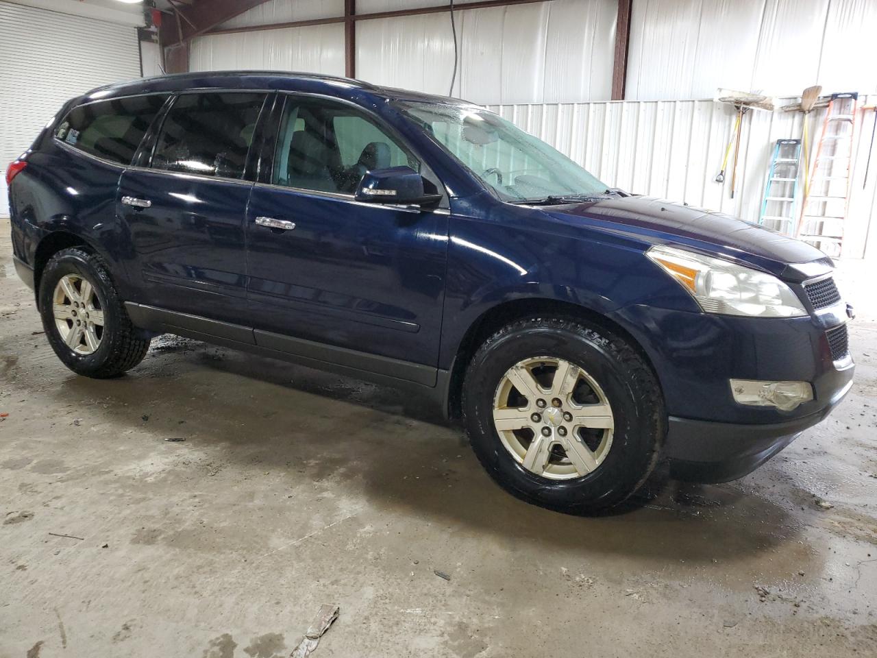 Photo 3 VIN: 1GNKVGED1BJ367444 - CHEVROLET TRAVERSE 