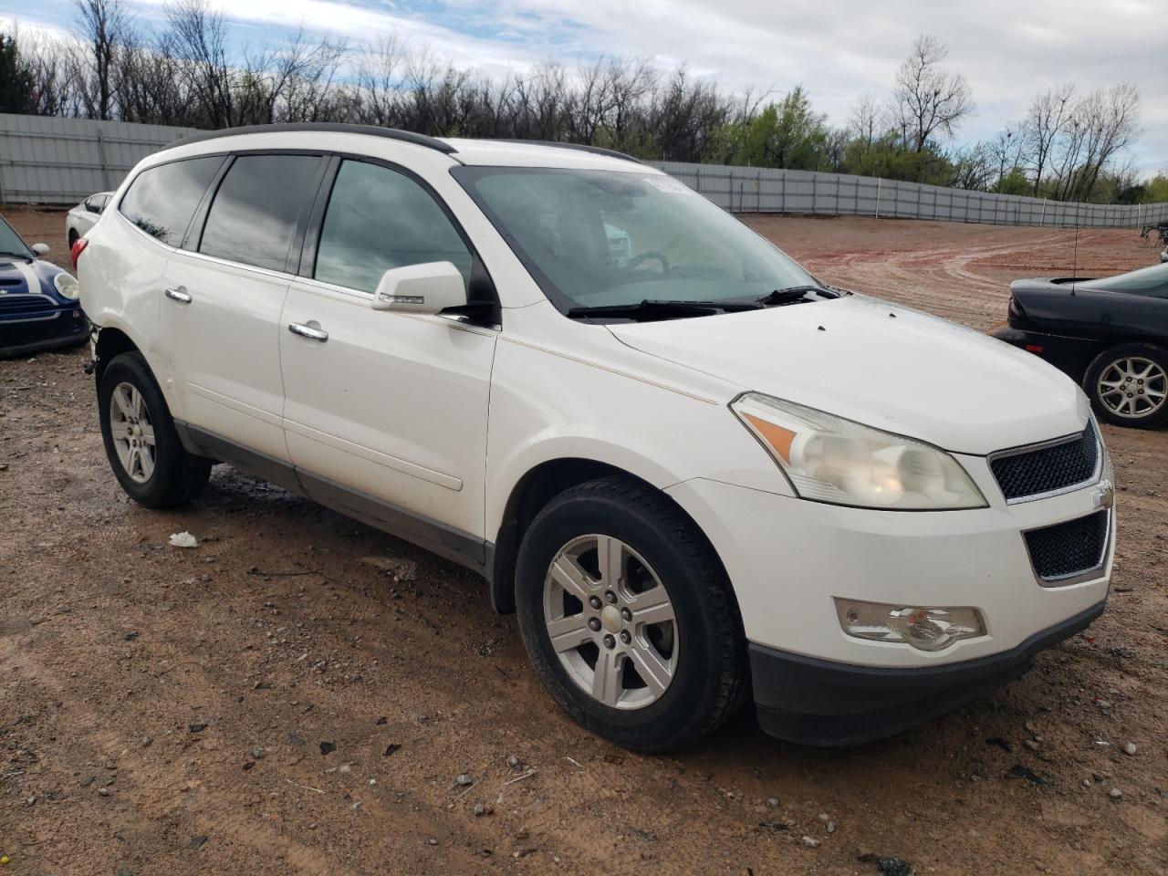 Photo 3 VIN: 1GNKVGED2BJ295184 - CHEVROLET TRAVERSE 