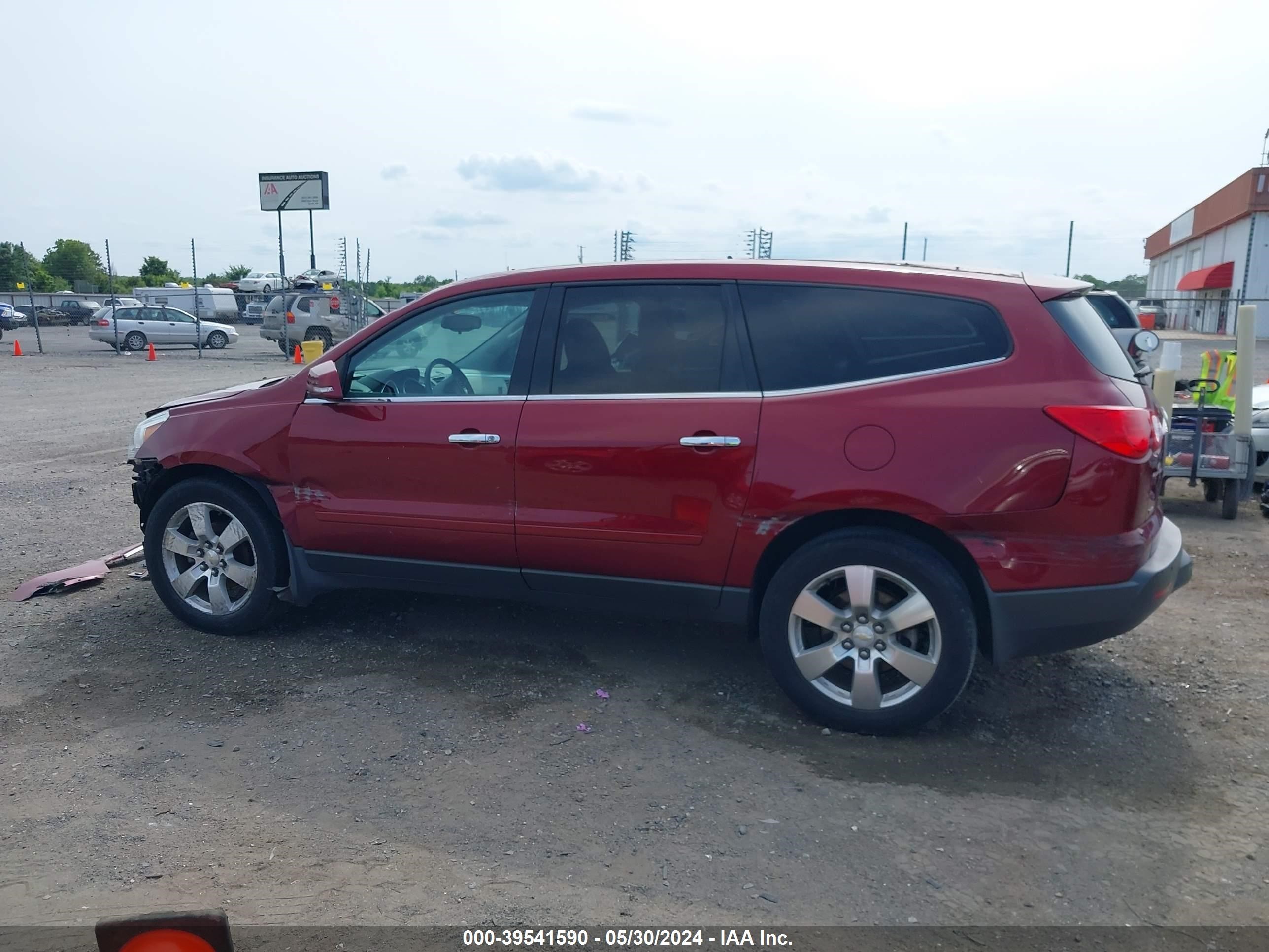 Photo 12 VIN: 1GNKVGED4BJ101254 - CHEVROLET TRAVERSE 