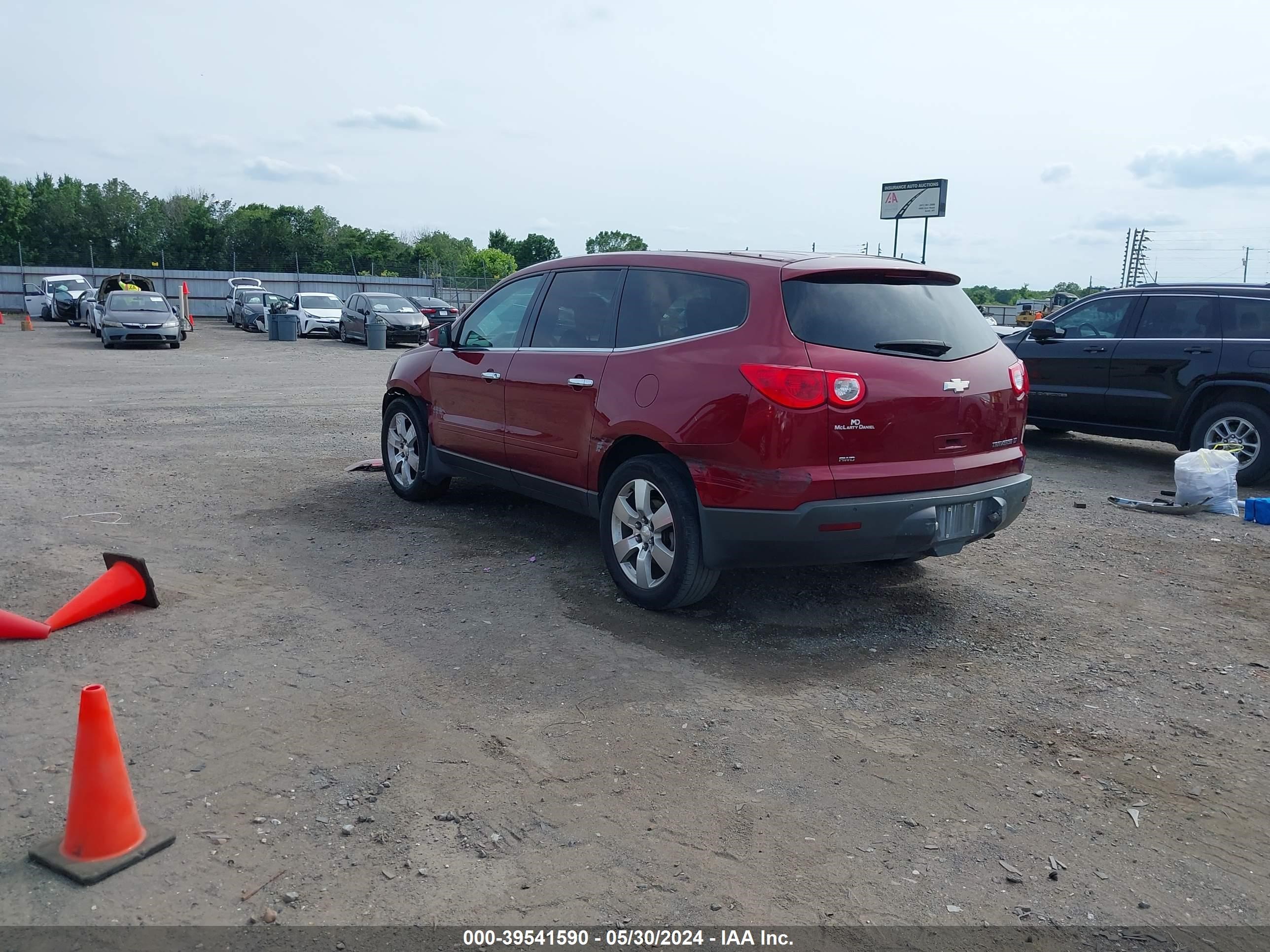 Photo 2 VIN: 1GNKVGED4BJ101254 - CHEVROLET TRAVERSE 