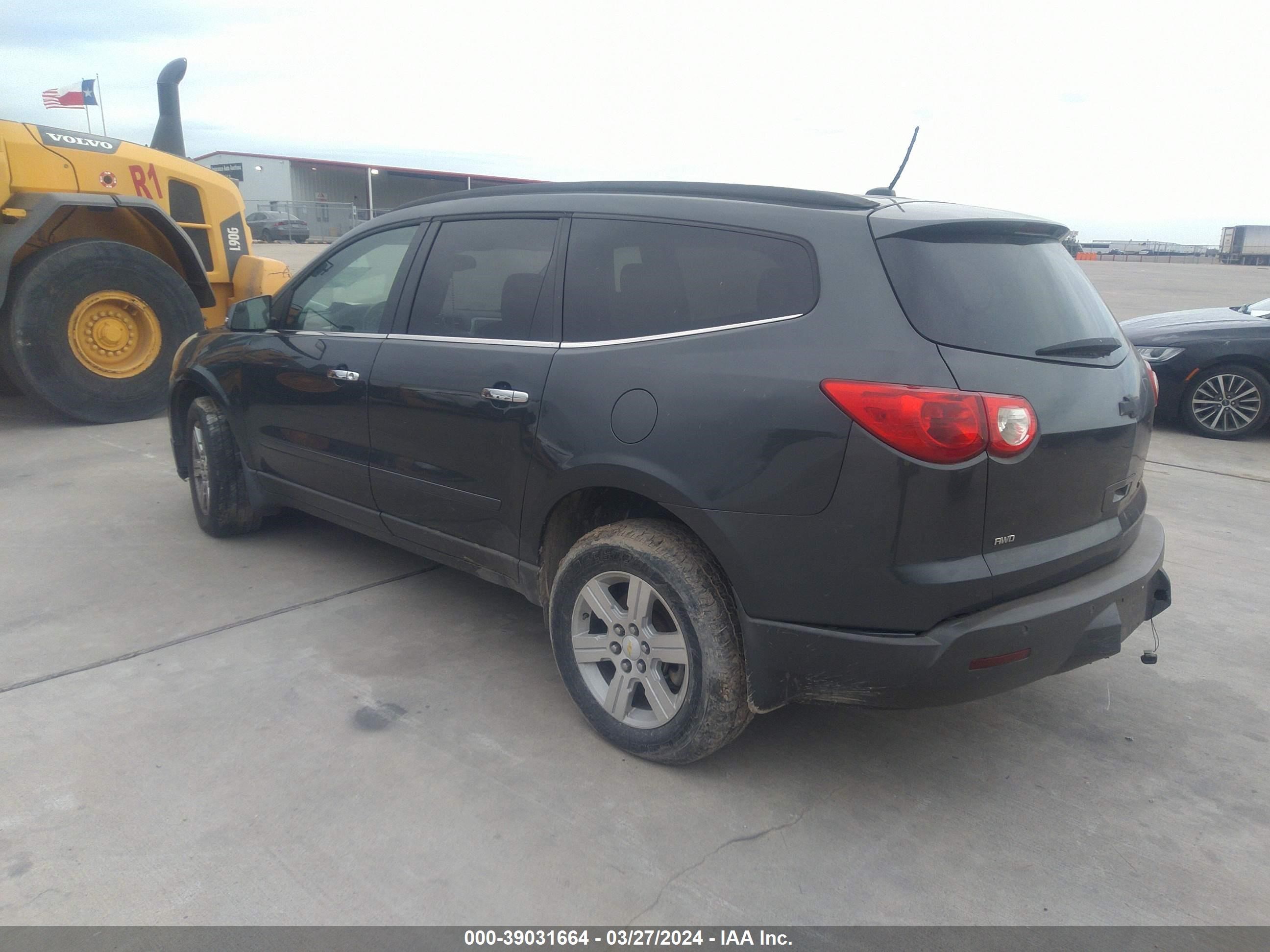 Photo 2 VIN: 1GNKVGED6BJ136880 - CHEVROLET TRAVERSE 