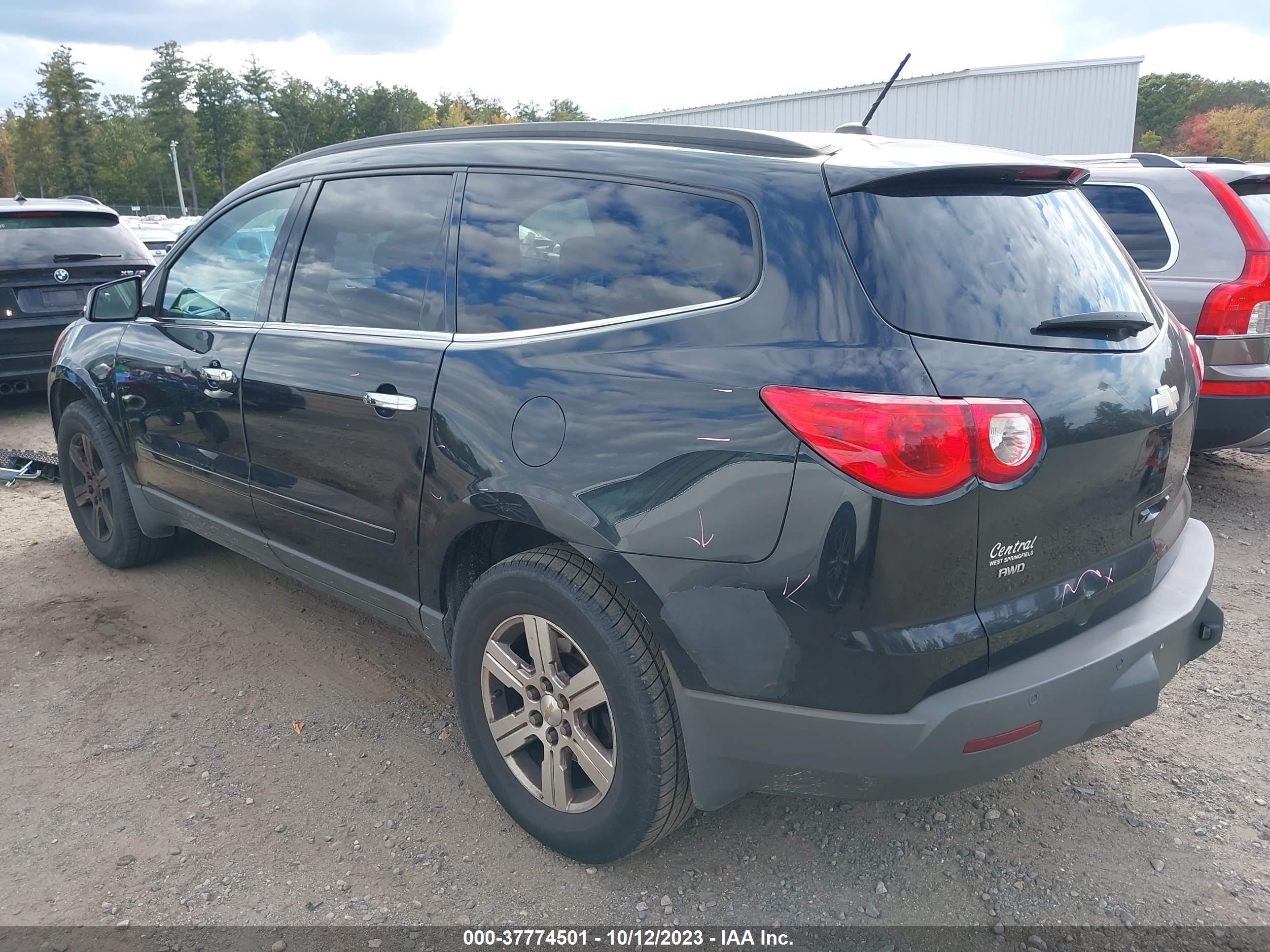 Photo 2 VIN: 1GNKVGED6CJ300873 - CHEVROLET TRAVERSE 